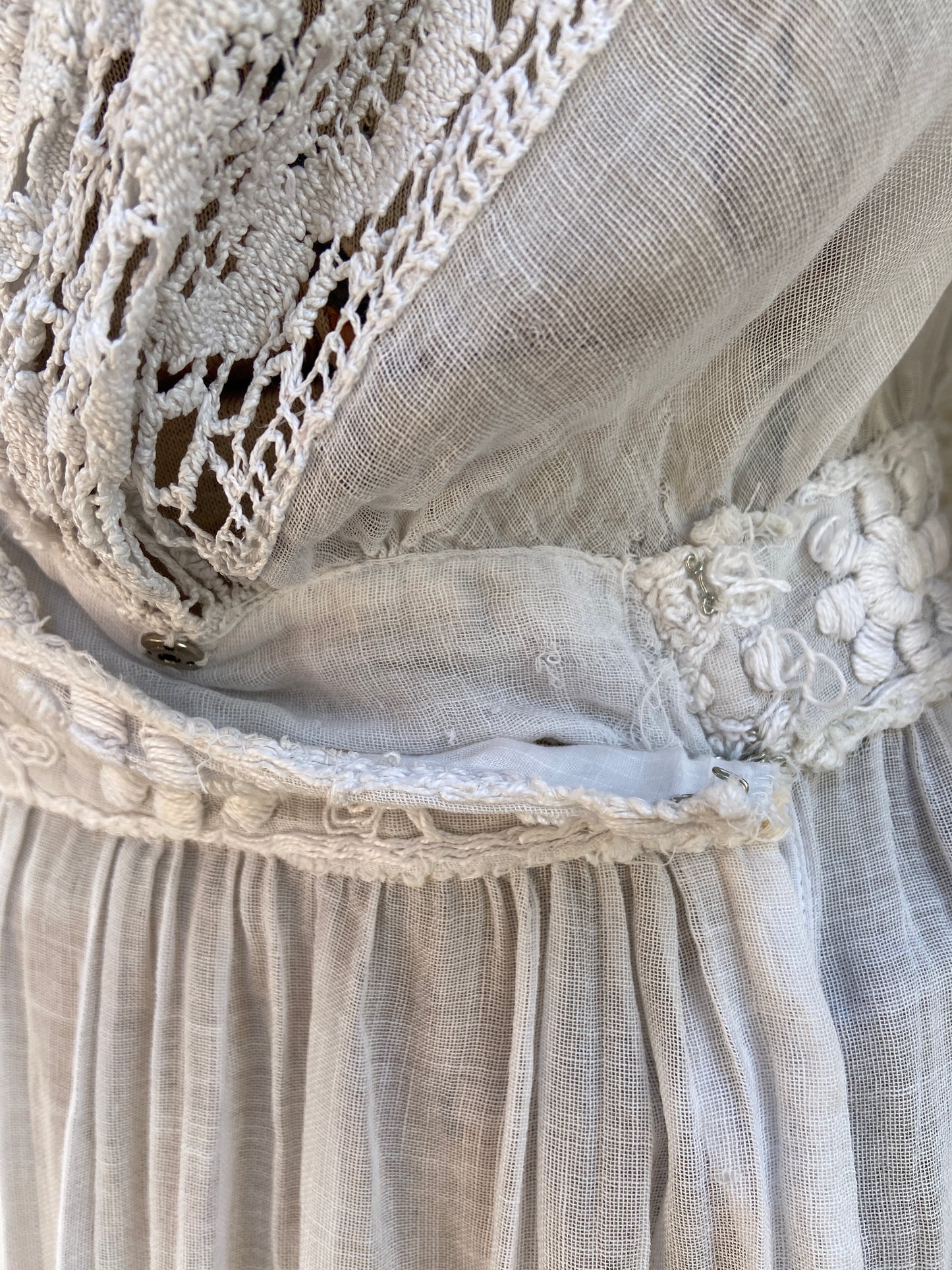 Antique Edwardian 1910s Cotton Lawn Scalloped Garden Dress