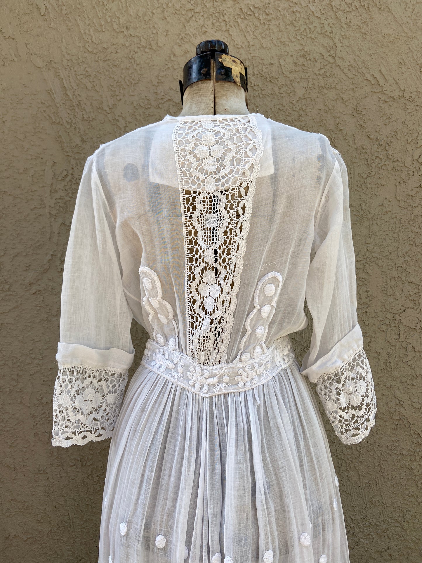 Antique Edwardian 1910s Cotton Lawn Scalloped Garden Dress
