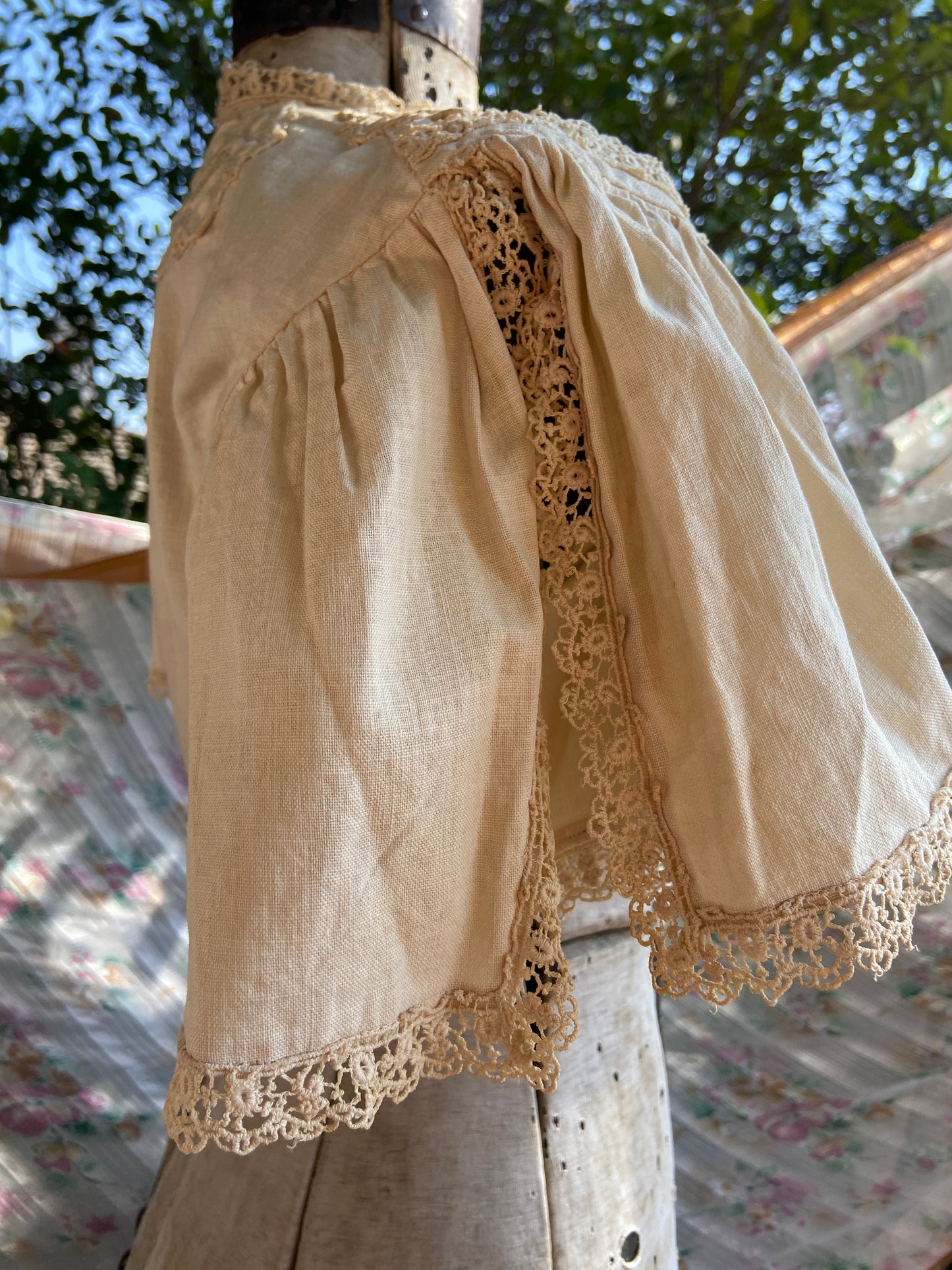Antique Ecru Linen Crochet Lace Bolero