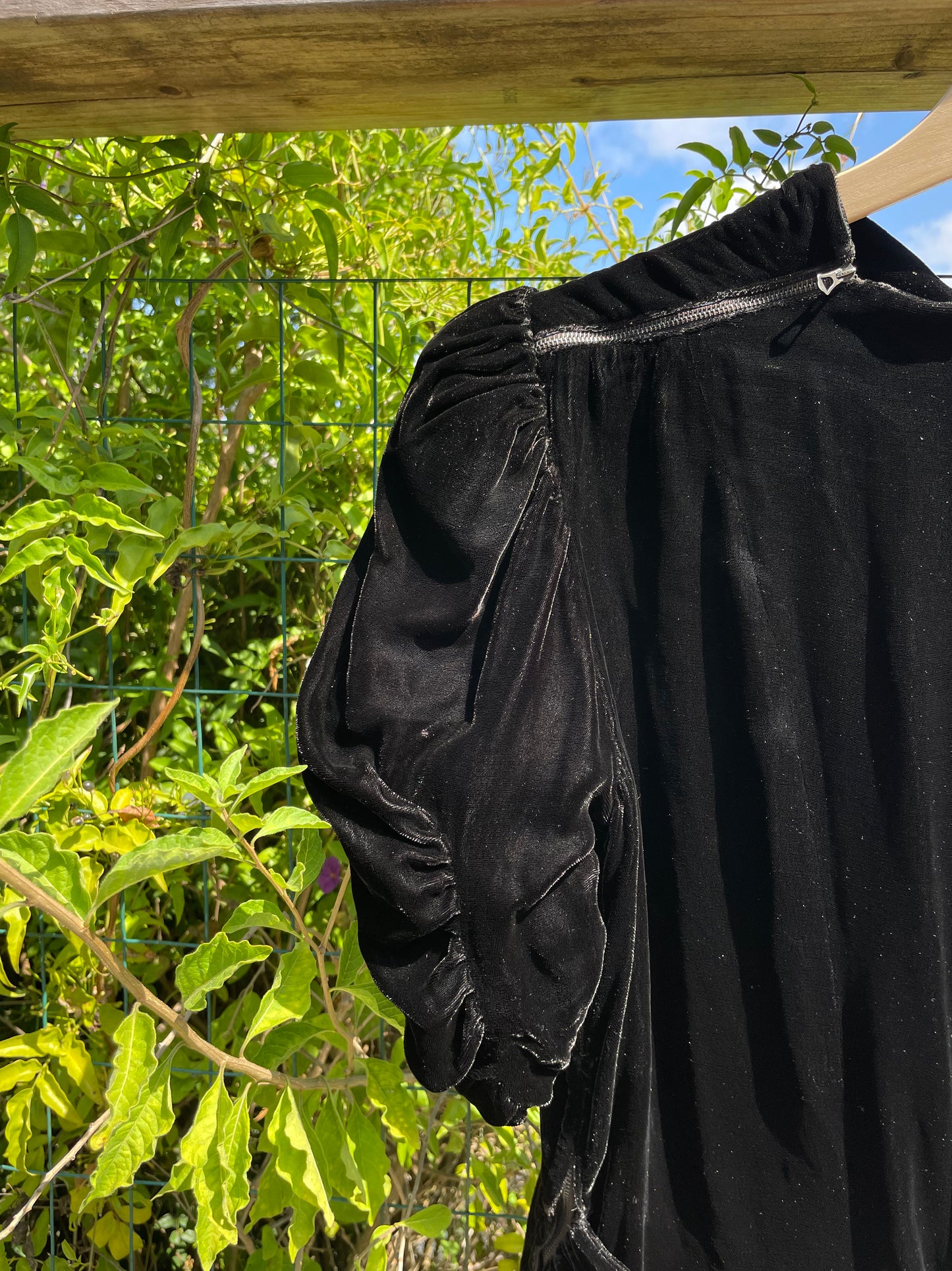 1940s Double Talon Bell Zip Peaked Shoulder Velvet Blouse