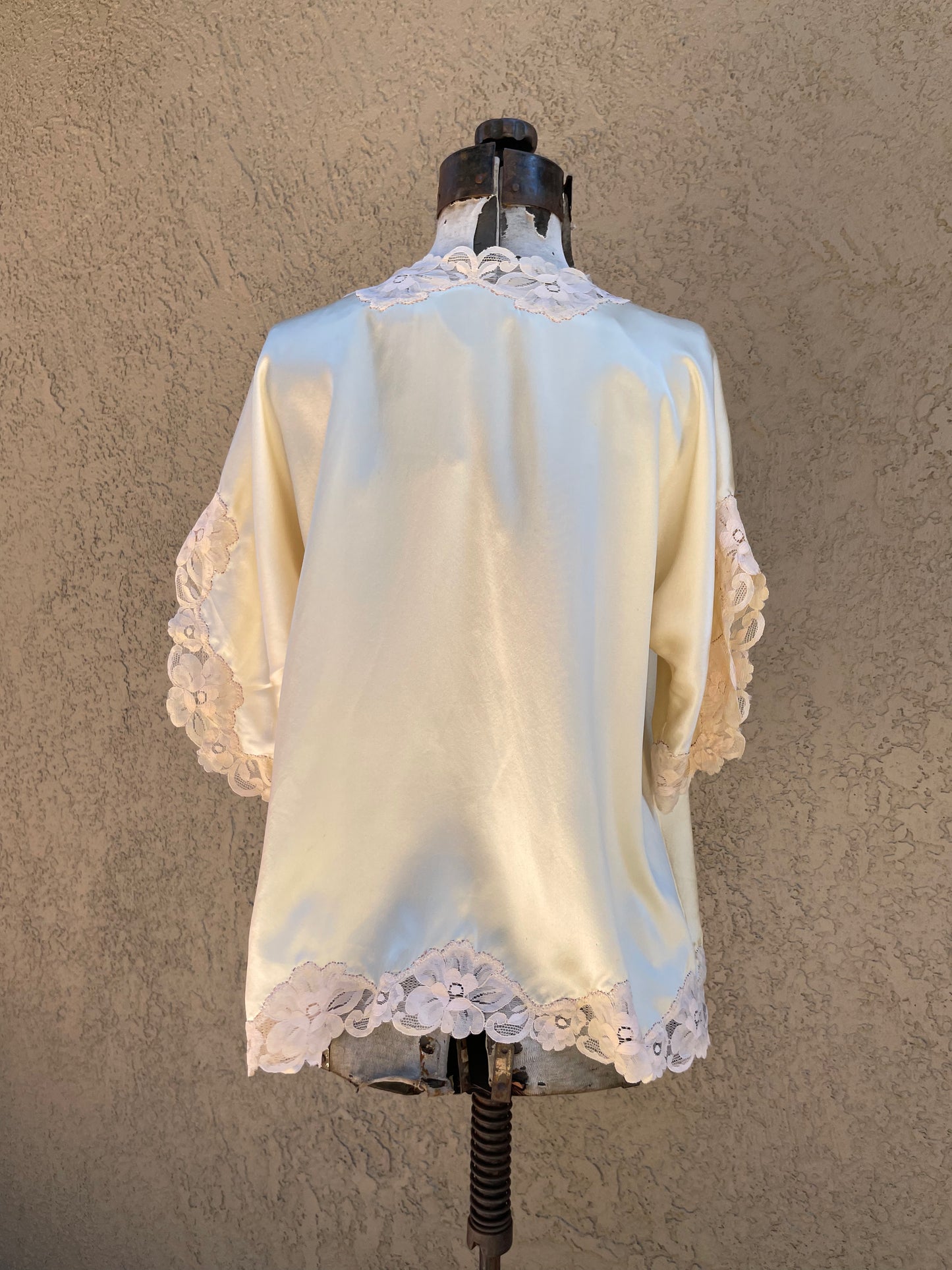1940s Pale Pink Rayon Satin Bed Jacket