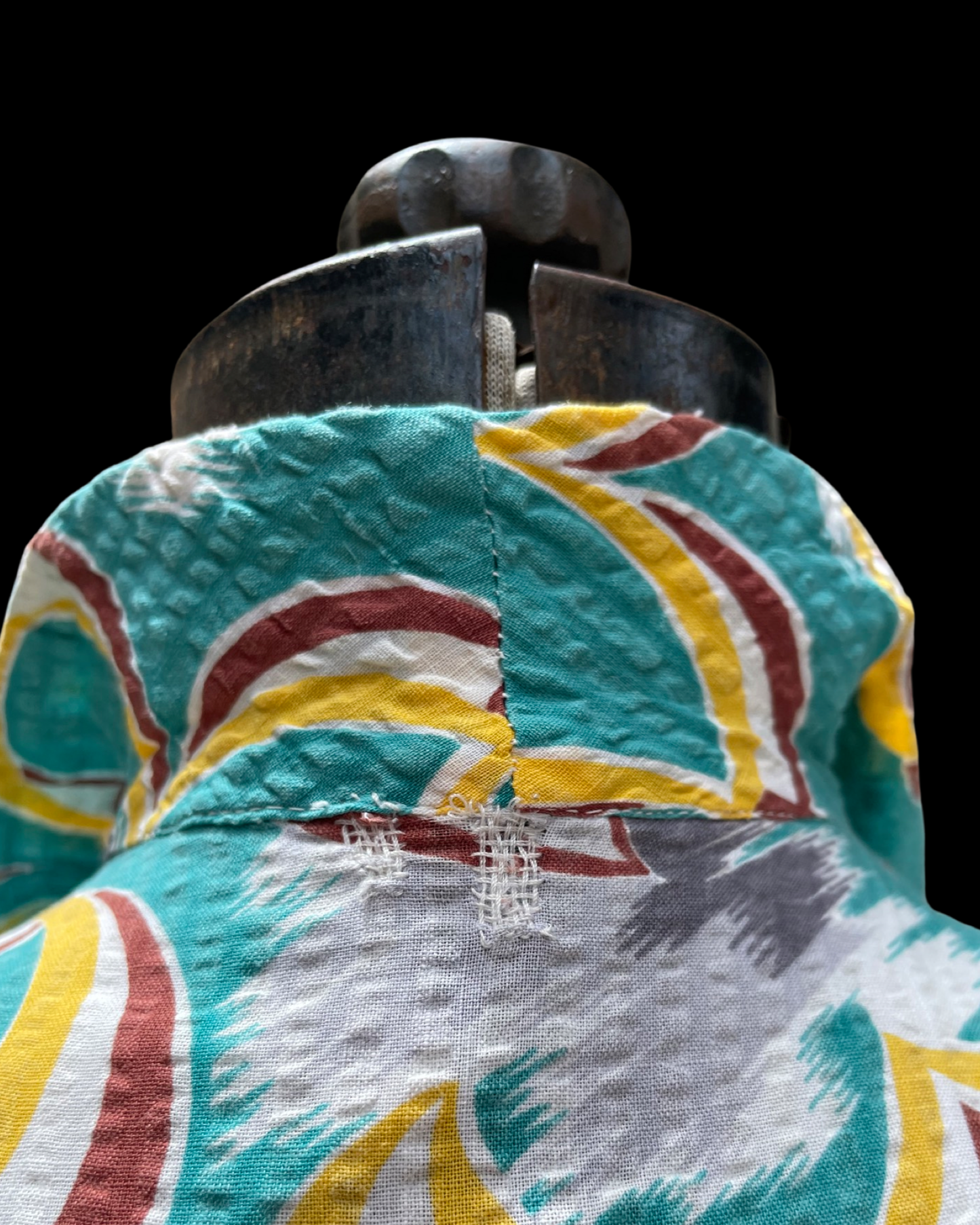 1930s Dagger Collar Abstract Seersucker Wrap Dress