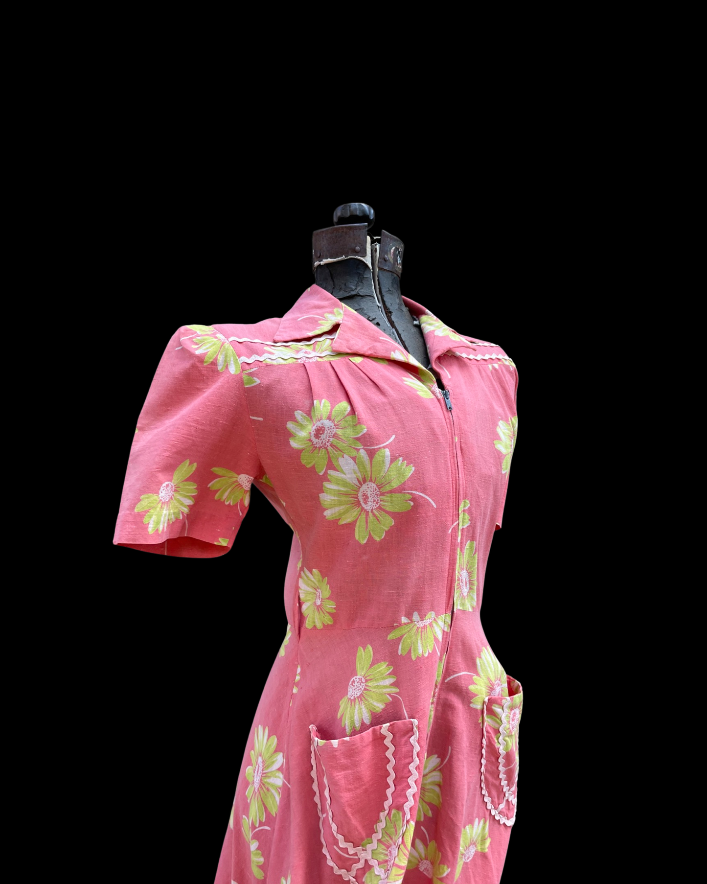 1940s Vibrant Floral Print Linen Day Dress