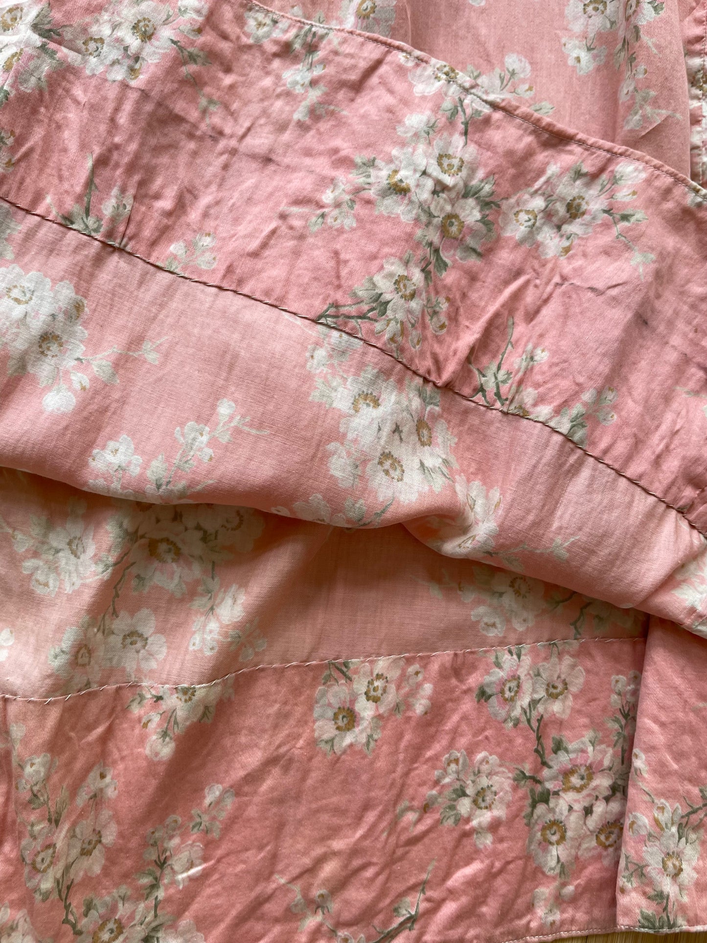 1930s Daisy Print Cotton Dressing Gown