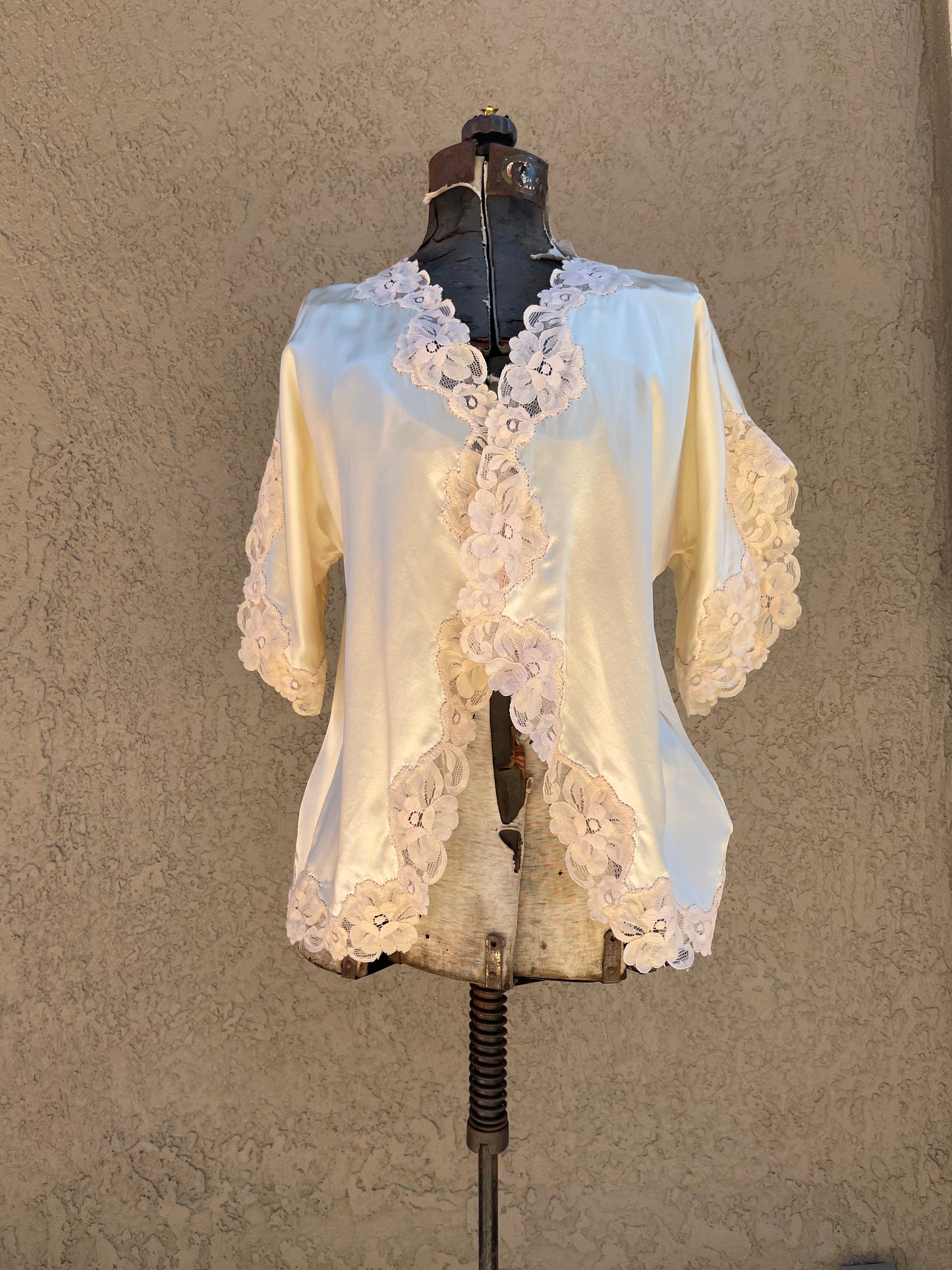 1940s Pale Pink Rayon Satin Bed Jacket