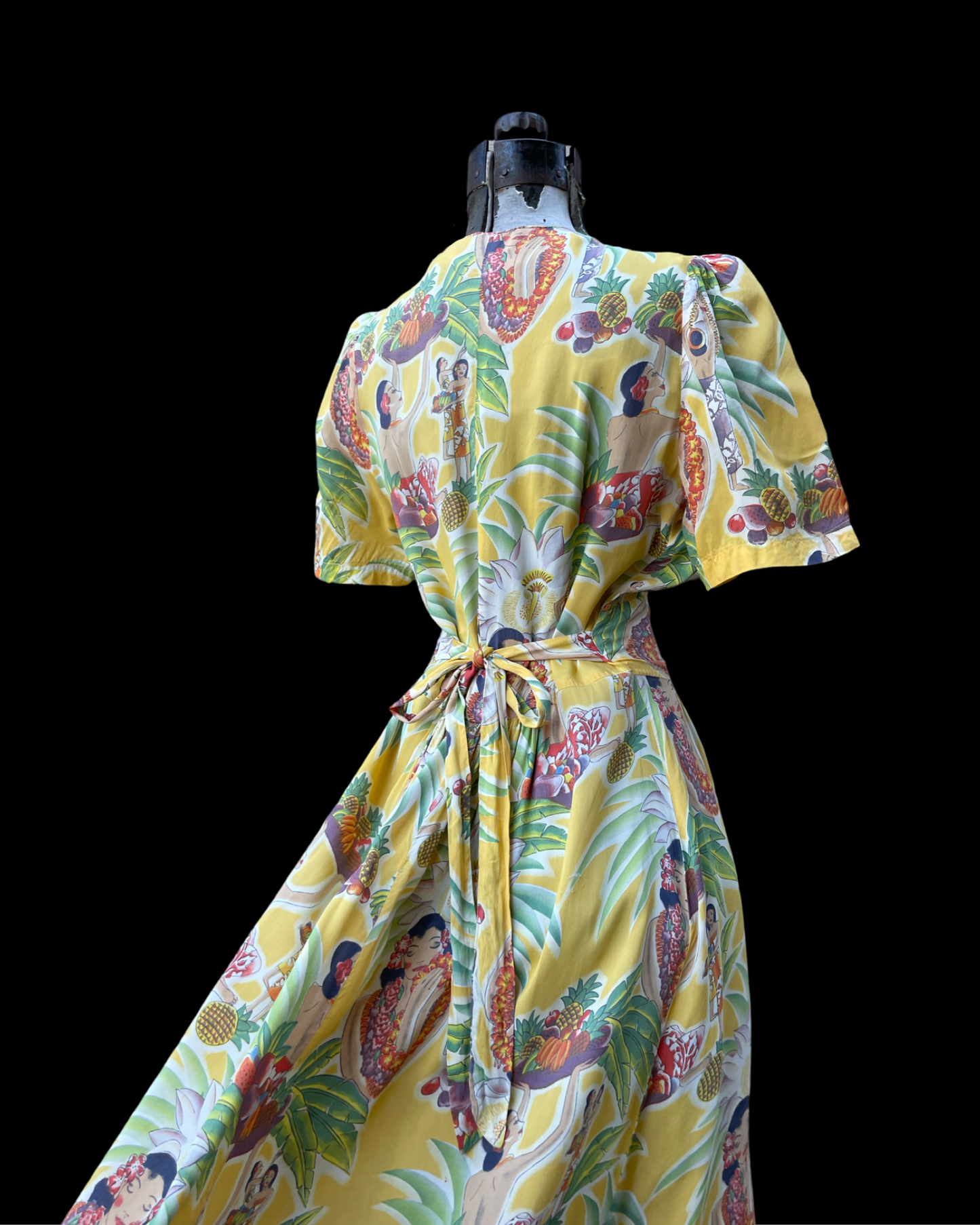 Rare 1940s Hawaiiana Tie Waist Dress