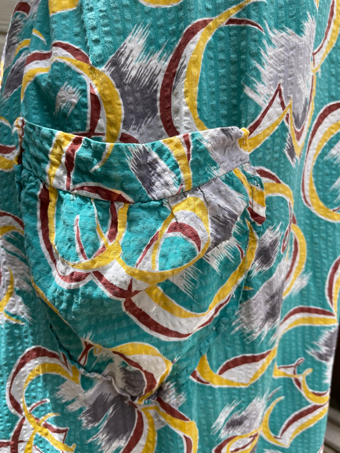 1930s Dagger Collar Abstract Seersucker Wrap Dress