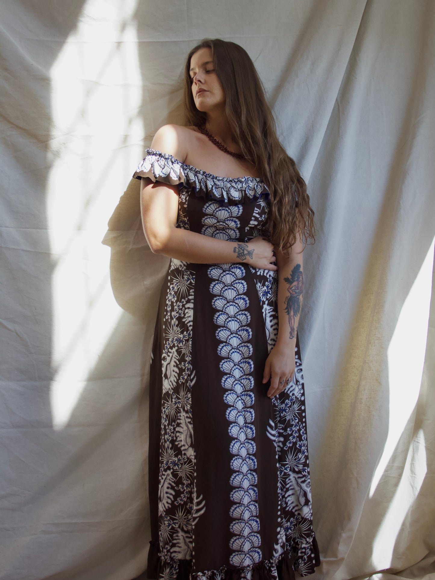 1940s Hawaiian Cold Rayon Sea Shell Print Holo Muu Dress