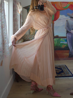 1920s Pale Peach Open Weave Knit & Chiffon Floor Length Wrap Dressing Gown
