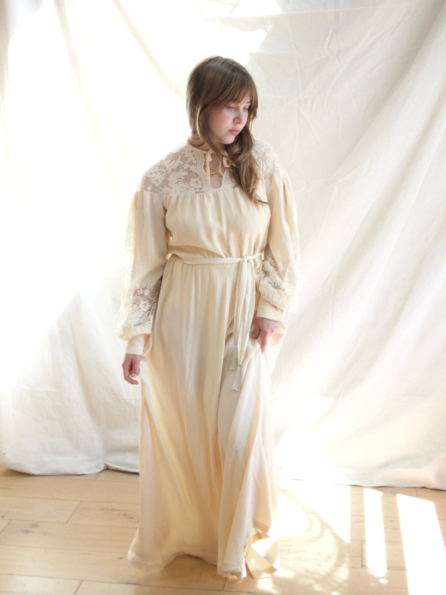 Special 1940s Trained Ivory Silk Crepe Lace Bishop Sleeve Gown