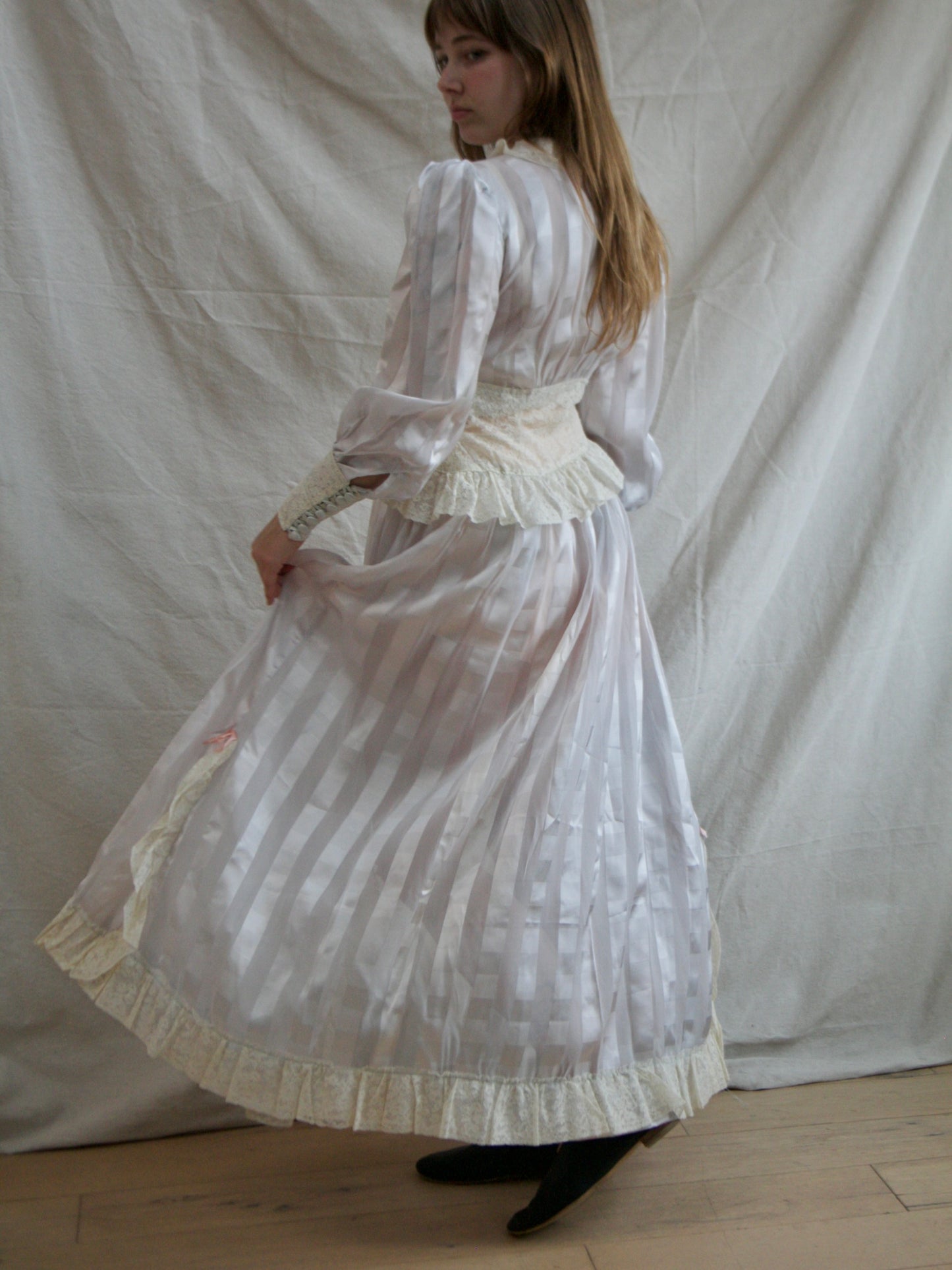 1940s Striped Sheer Bow/Lace Trim Peplum Peignoir