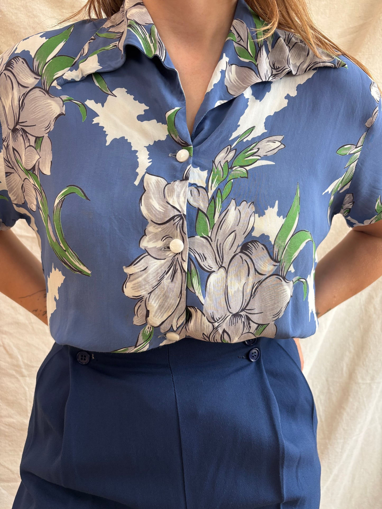 1940s Hawaiiana Cerulean Blue Cold Rayon Blouse