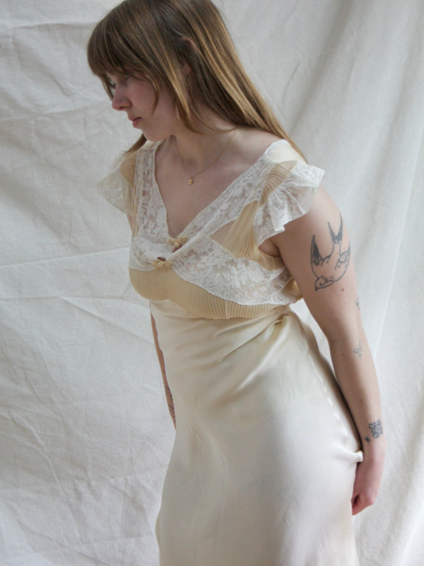 1930s Cap Sleeve Buttercream Silk  Pintuck Chiffon Bias Cut Gown