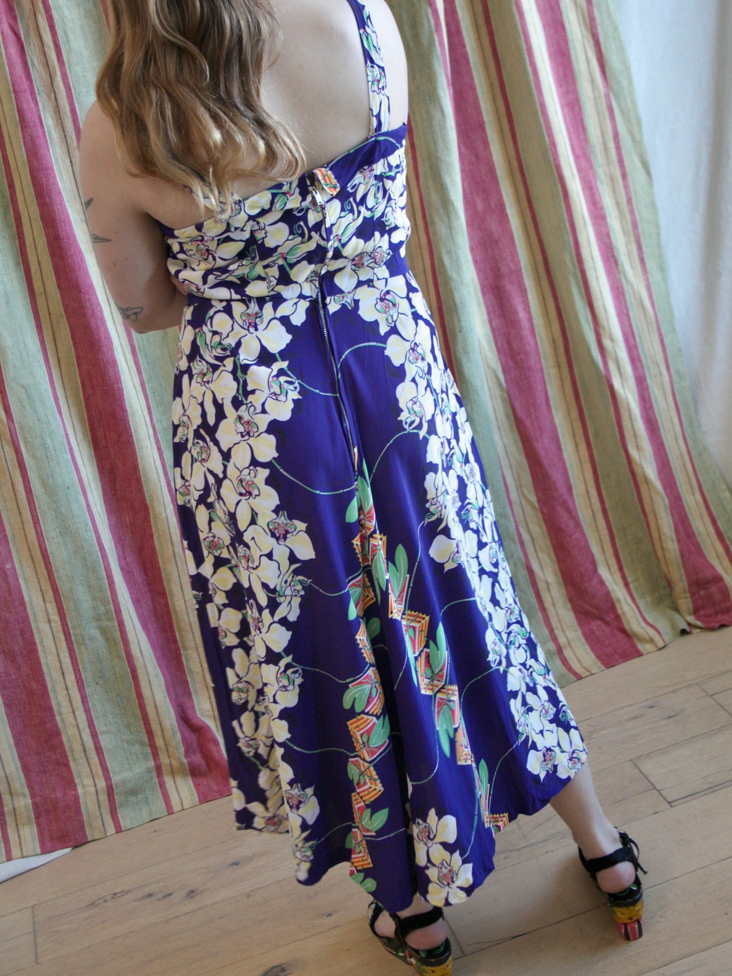 1940s Vibrant Cold Rayon Hawaiiana Ruched Mid Length Dress