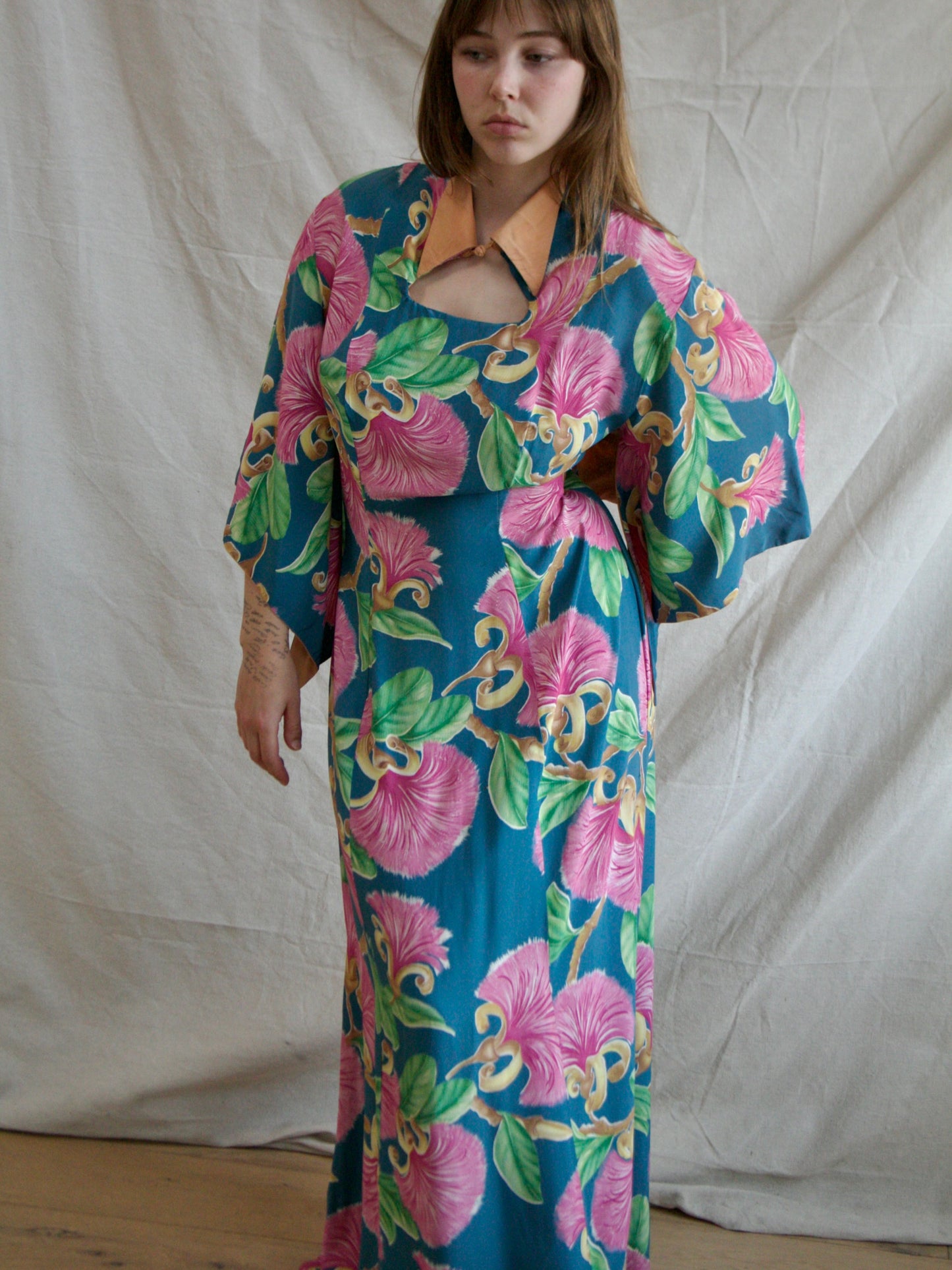 1940s Hawaiian Waikiki Sports Cold Rayon Kimono Sleeve Pake Muu Dress