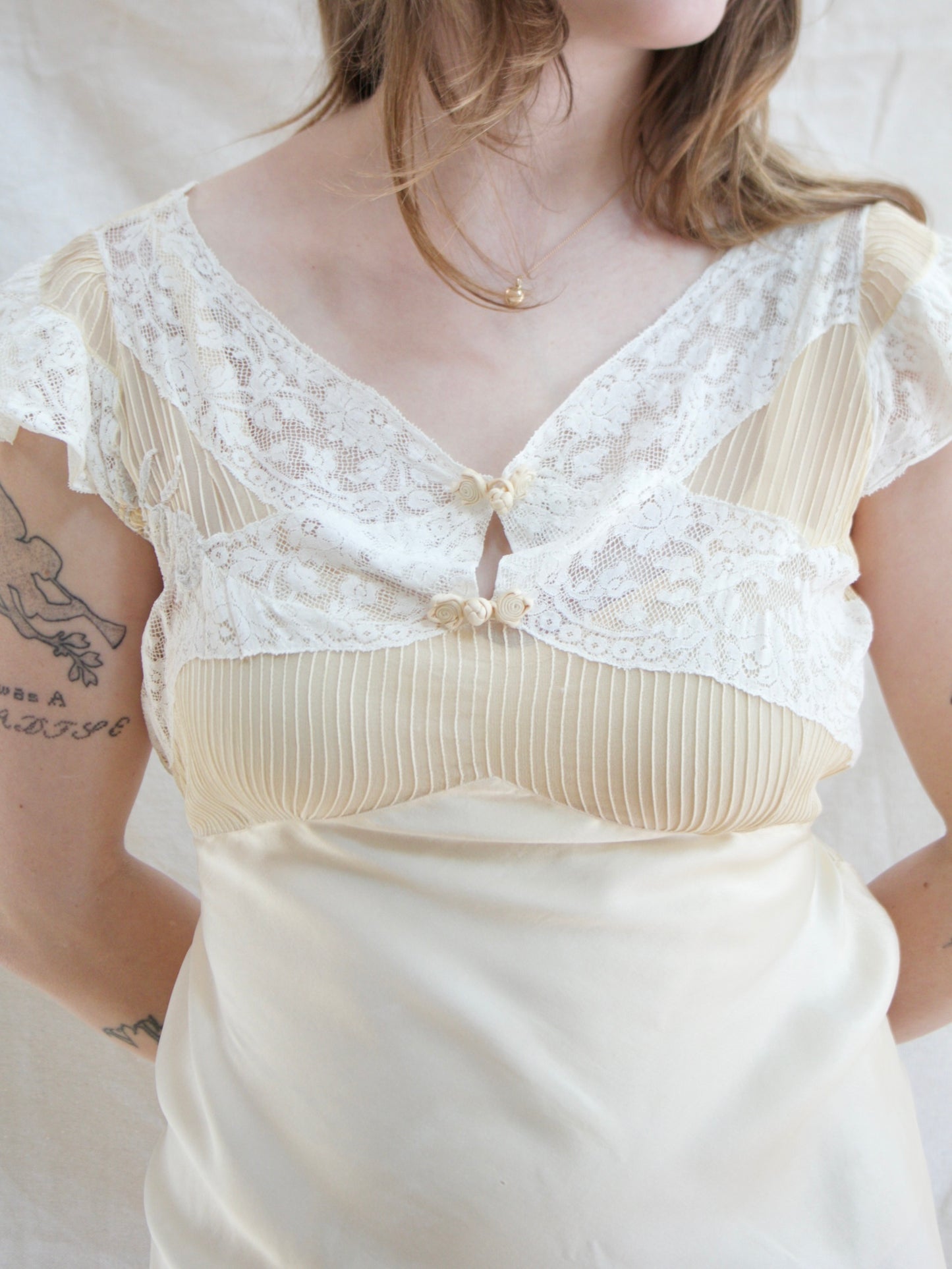 1930s Cap Sleeve Buttercream Silk  Pintuck Chiffon Bias Cut Gown