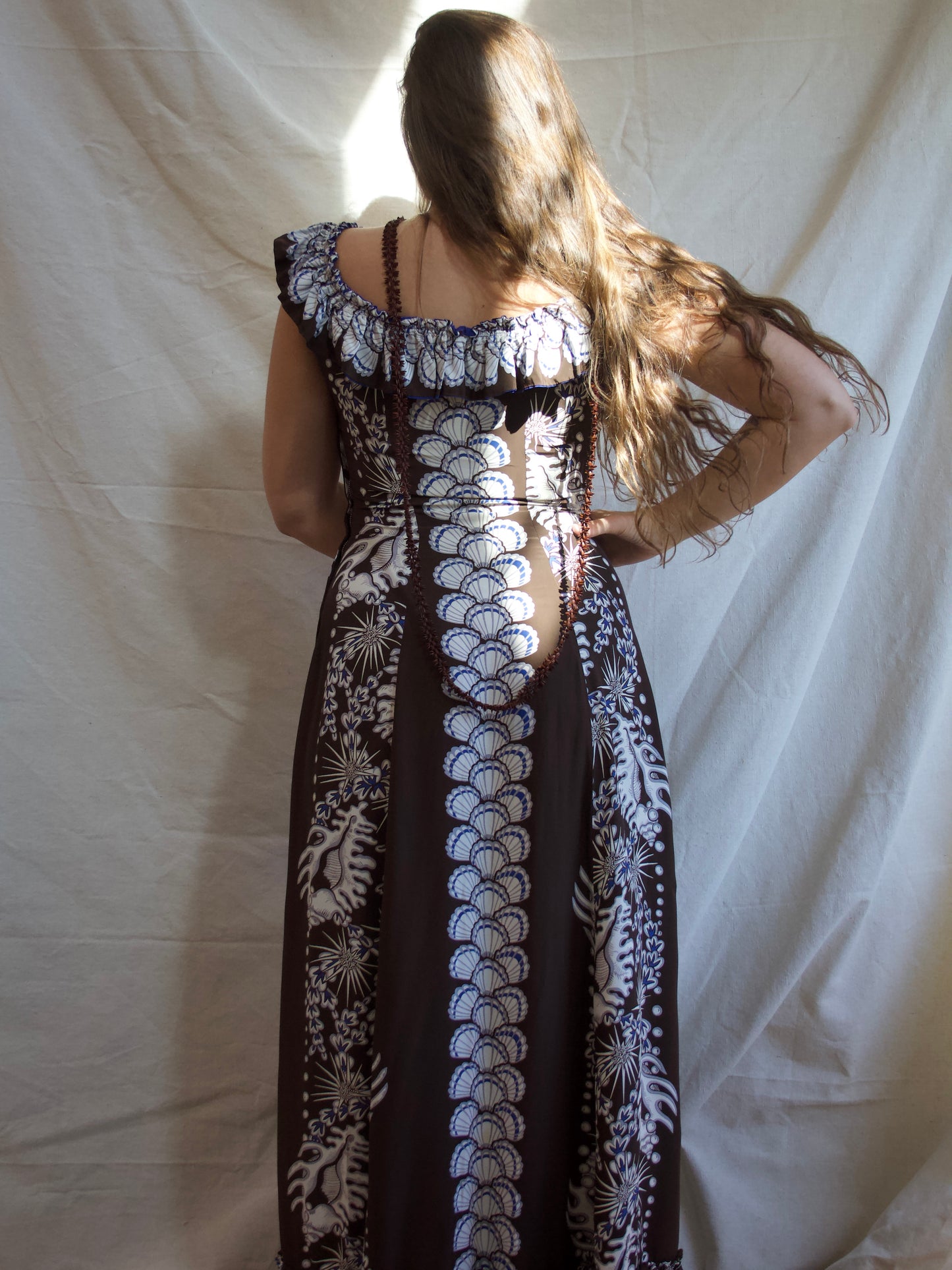 1940s Hawaiian Cold Rayon Sea Shell Print Holo Muu Dress