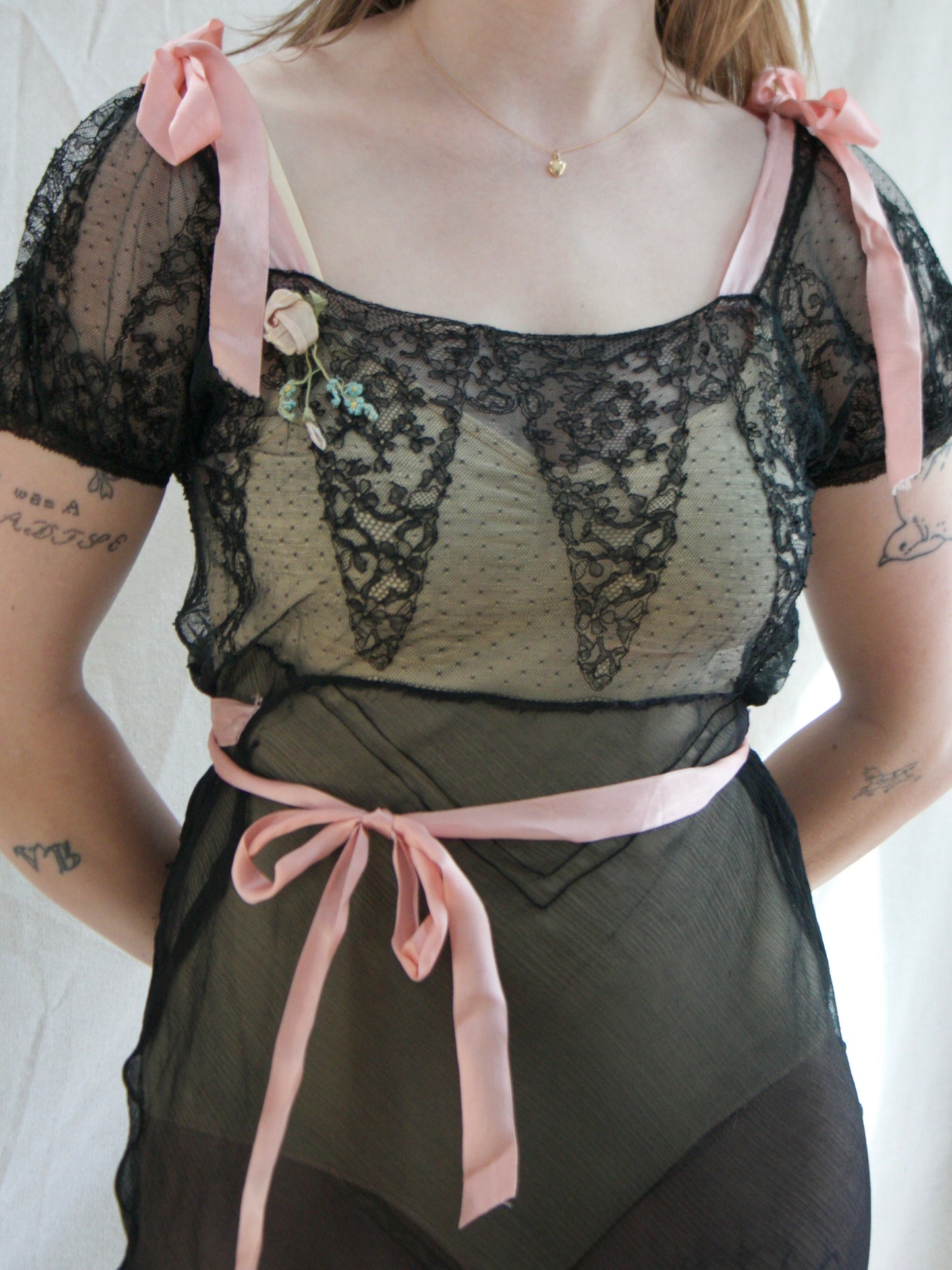 1930s Vampy Chiffon & Lace Bias Cut Gown W* Pink Silk Ribbon Trim