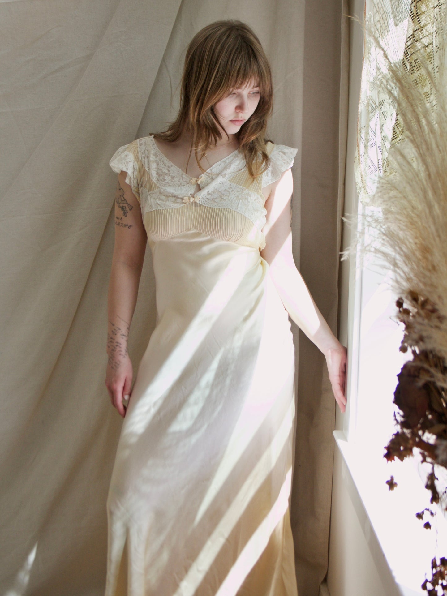 1930s Cap Sleeve Buttercream Silk  Pintuck Chiffon Bias Cut Gown