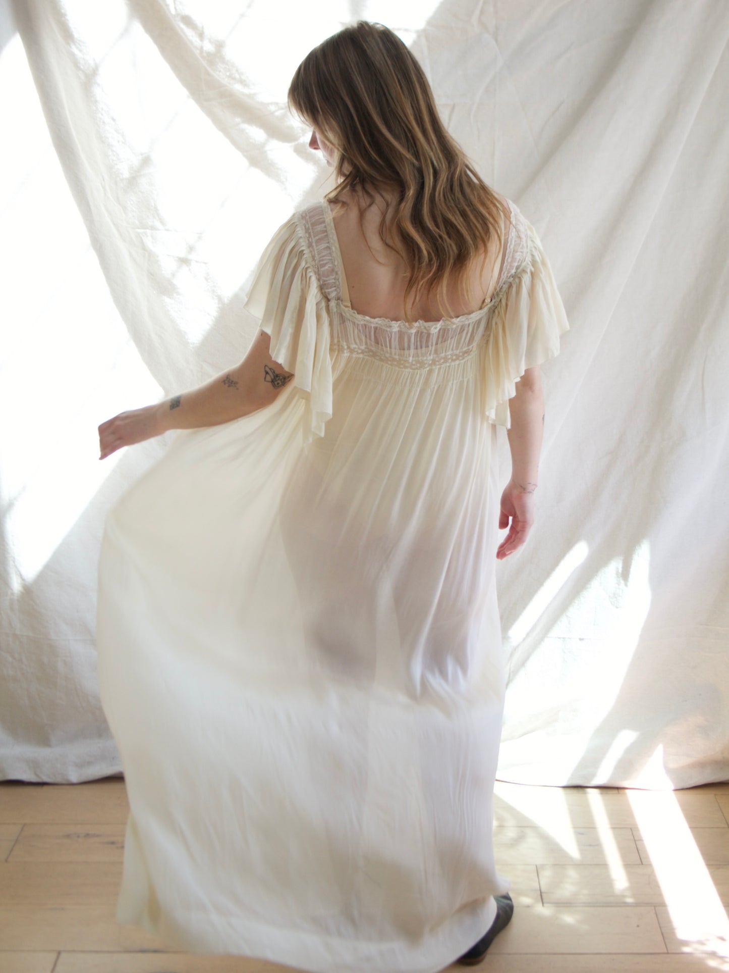 Antique 1920s Chiffon & Lace Flutter Sleeve Appliqué Ribbon-work Chemise Gown