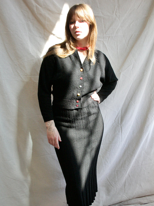 1950s Vampy Boucle Fruit Button Knit 2 PC Skirt Set