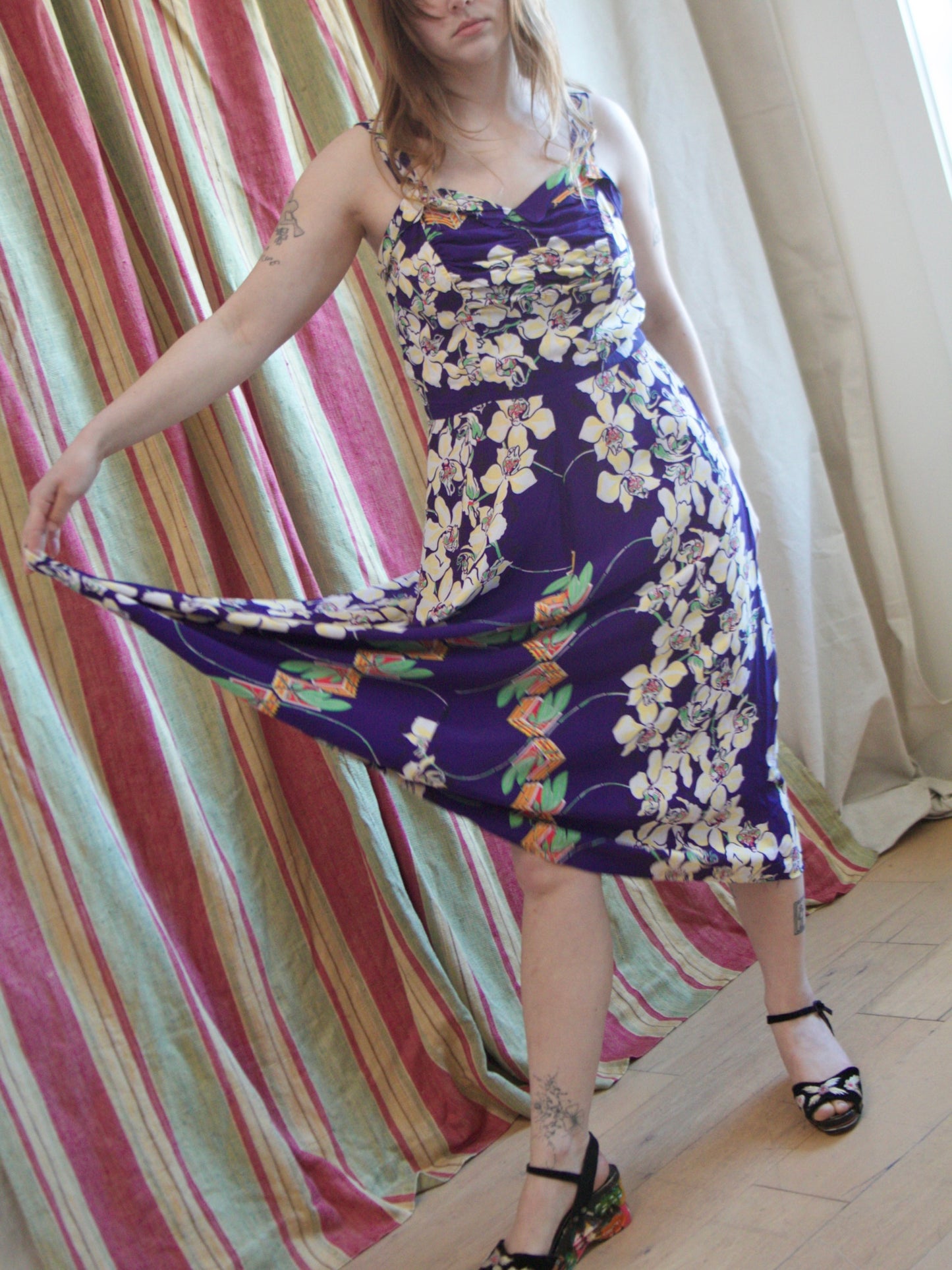 1940s Vibrant Cold Rayon Hawaiiana Ruched Mid Length Dress