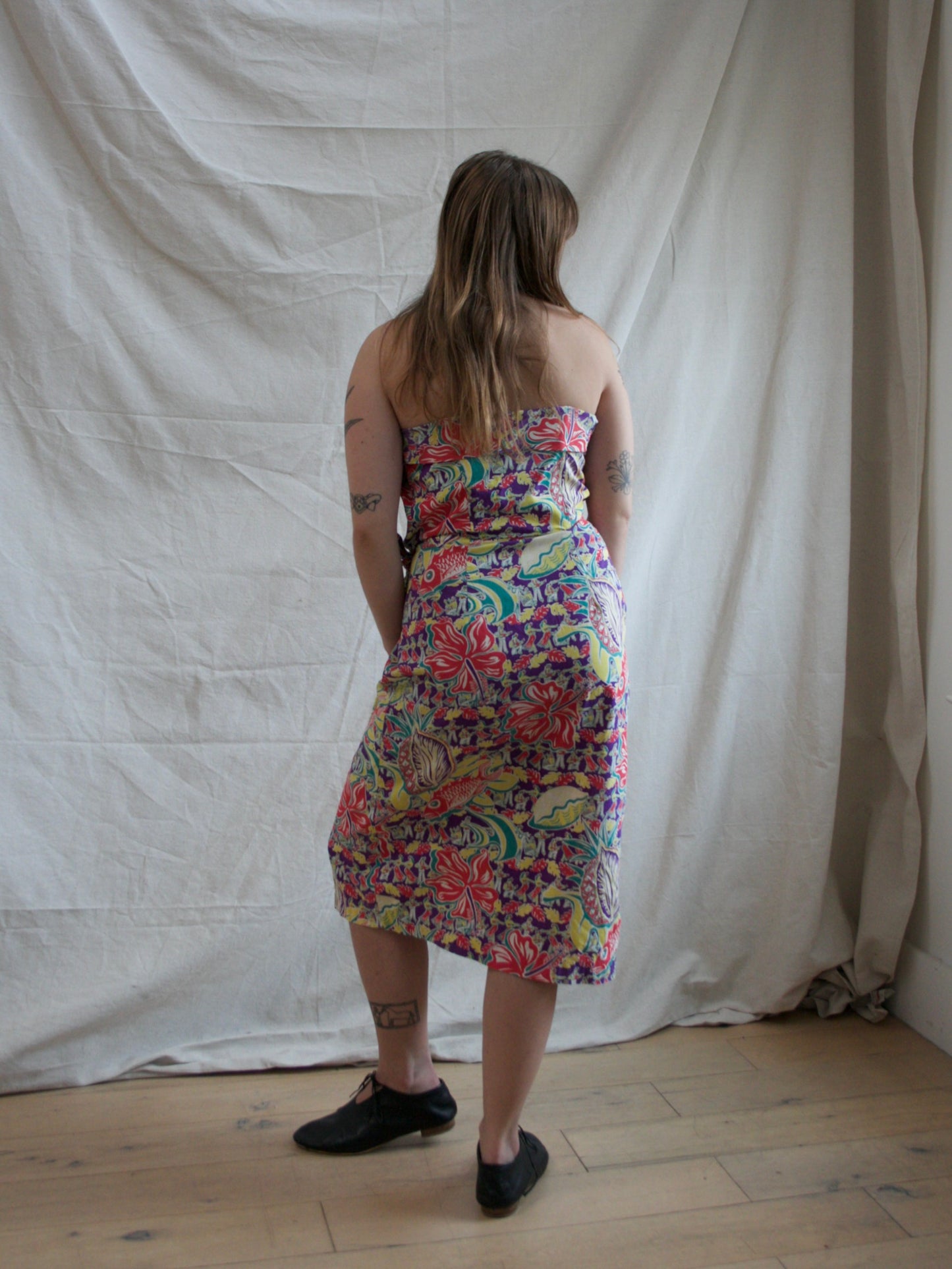 1950s Hawaiian 'Surfriders' Strapless Sarong Cotton Print Dress