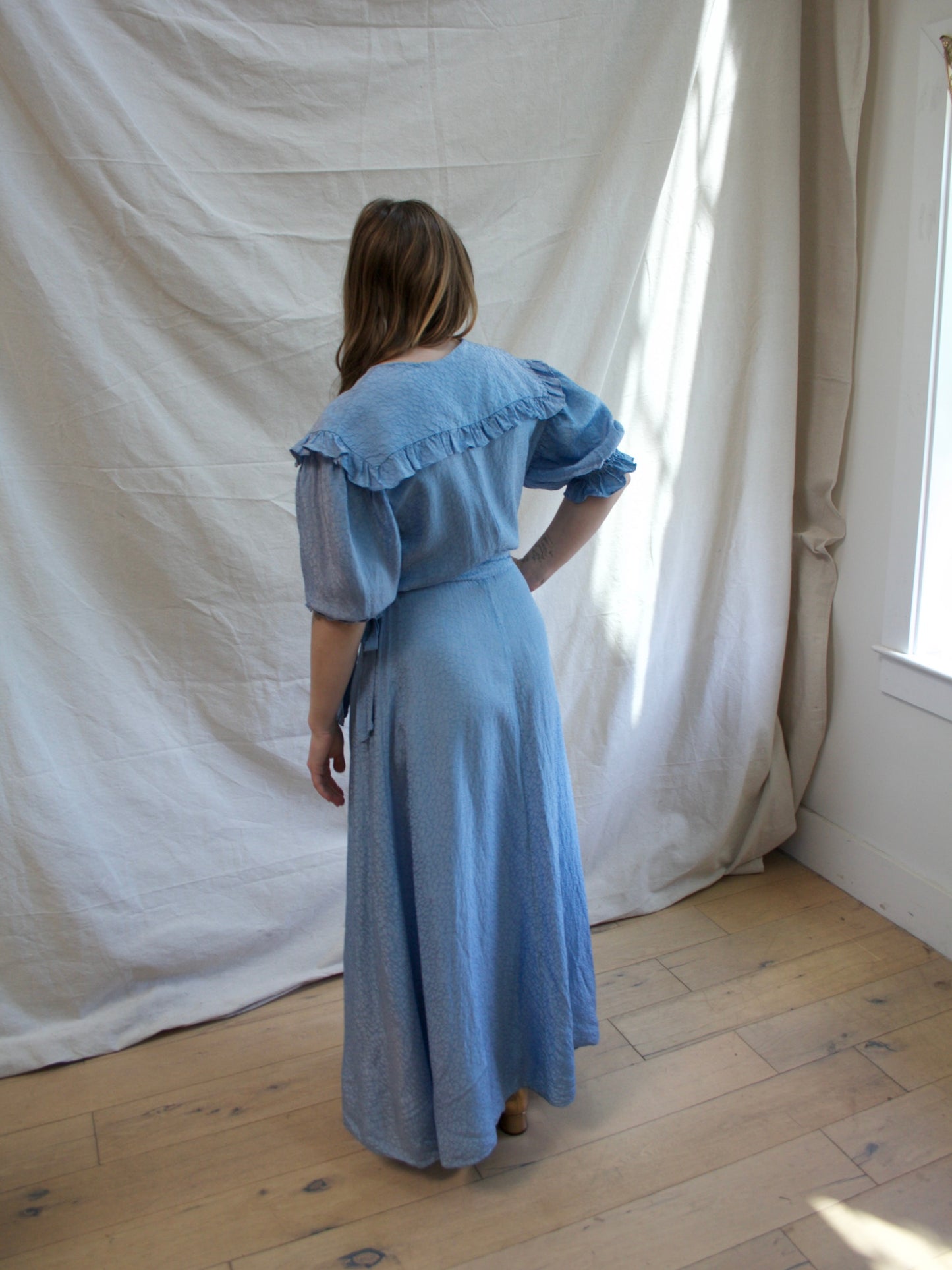 1940s Baby Blue Rayon Ruffle Trim Puff Sleeve Wrap Dressing Gown