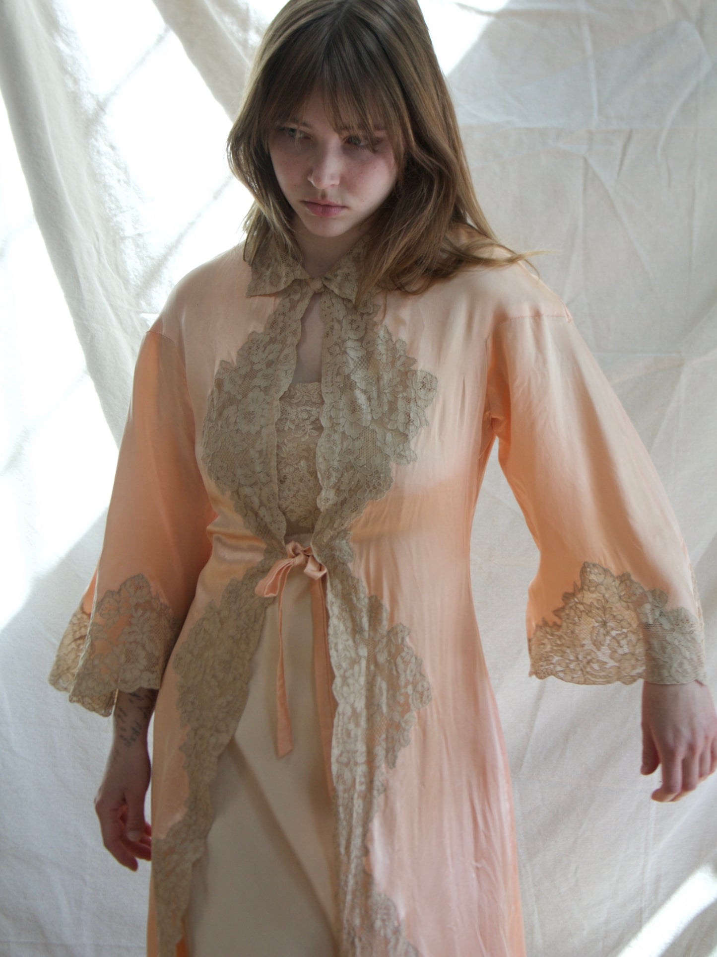 Special 1930s Blush Pink Trumpet Sleeve Inset Lace Negligee Duster