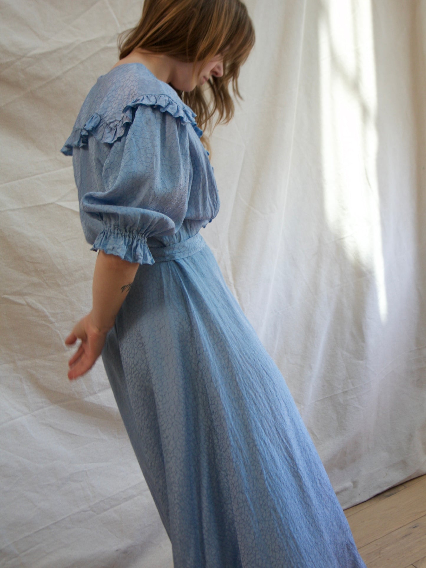 1940s Baby Blue Rayon Ruffle Trim Puff Sleeve Wrap Dressing Gown