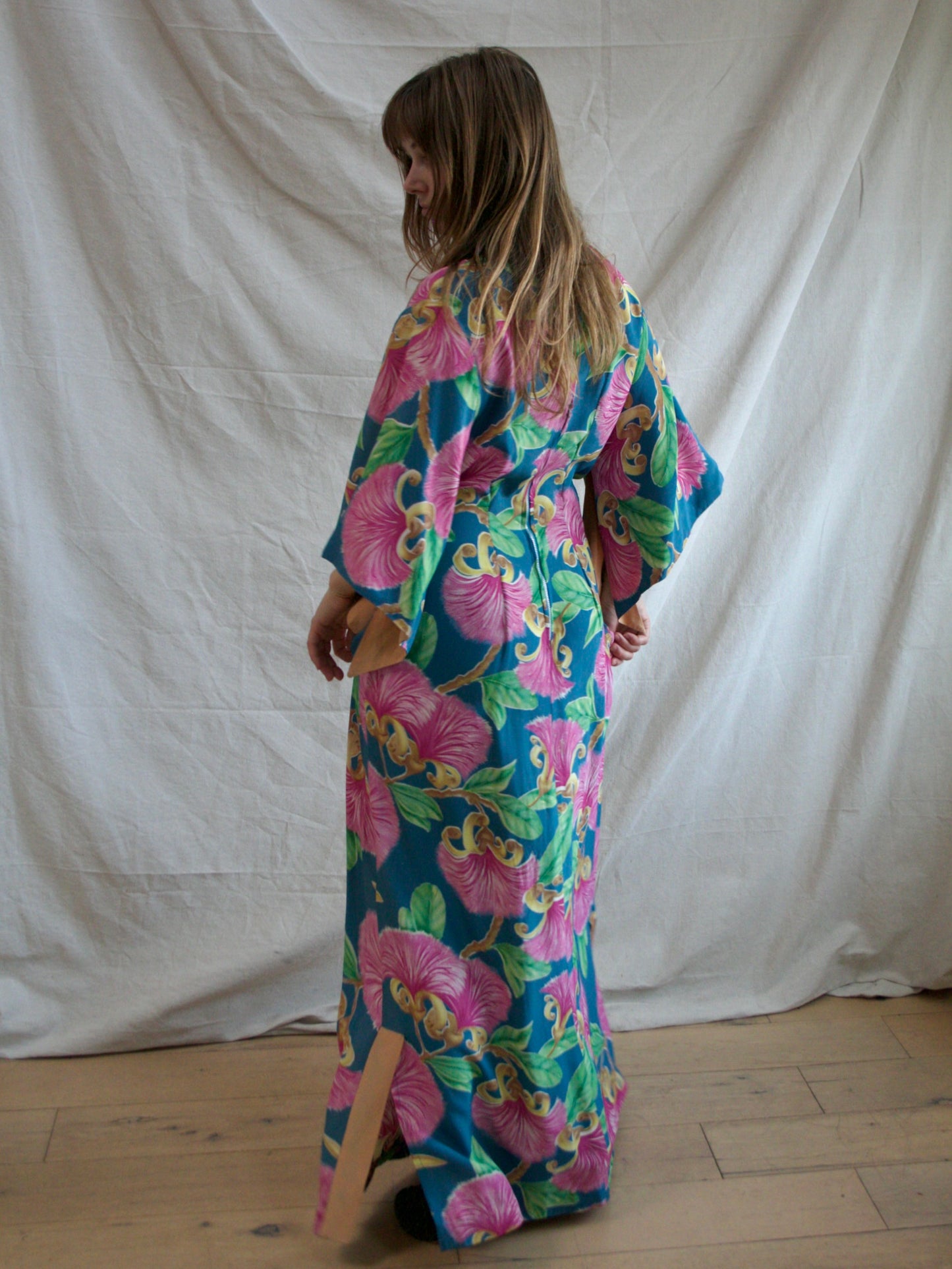 1940s Hawaiian Waikiki Sports Cold Rayon Kimono Sleeve Pake Muu Dress
