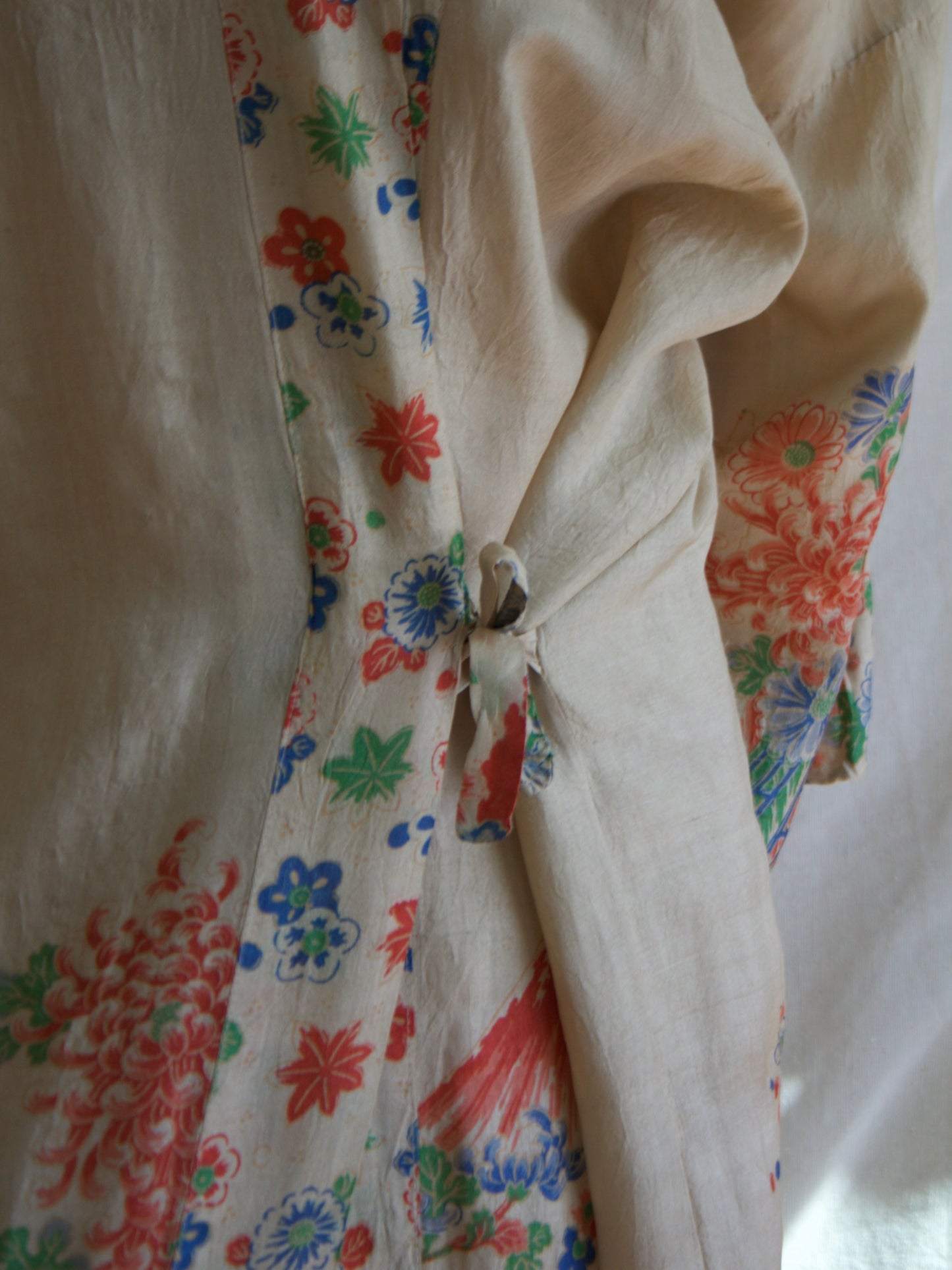 Antique Japanese Pongee Silk Tie Waist Robe