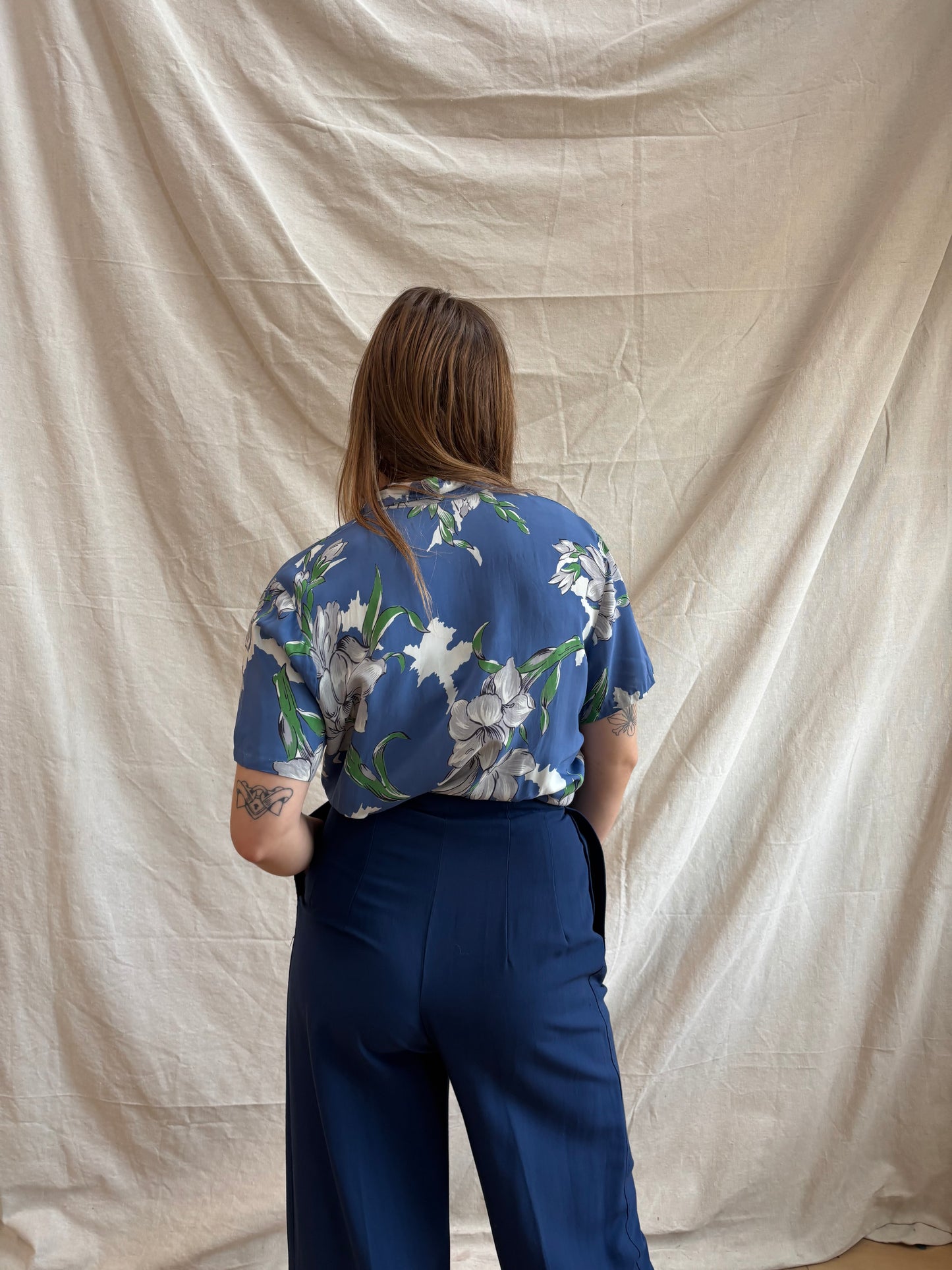 1940s Hawaiiana Cerulean Blue Cold Rayon Blouse