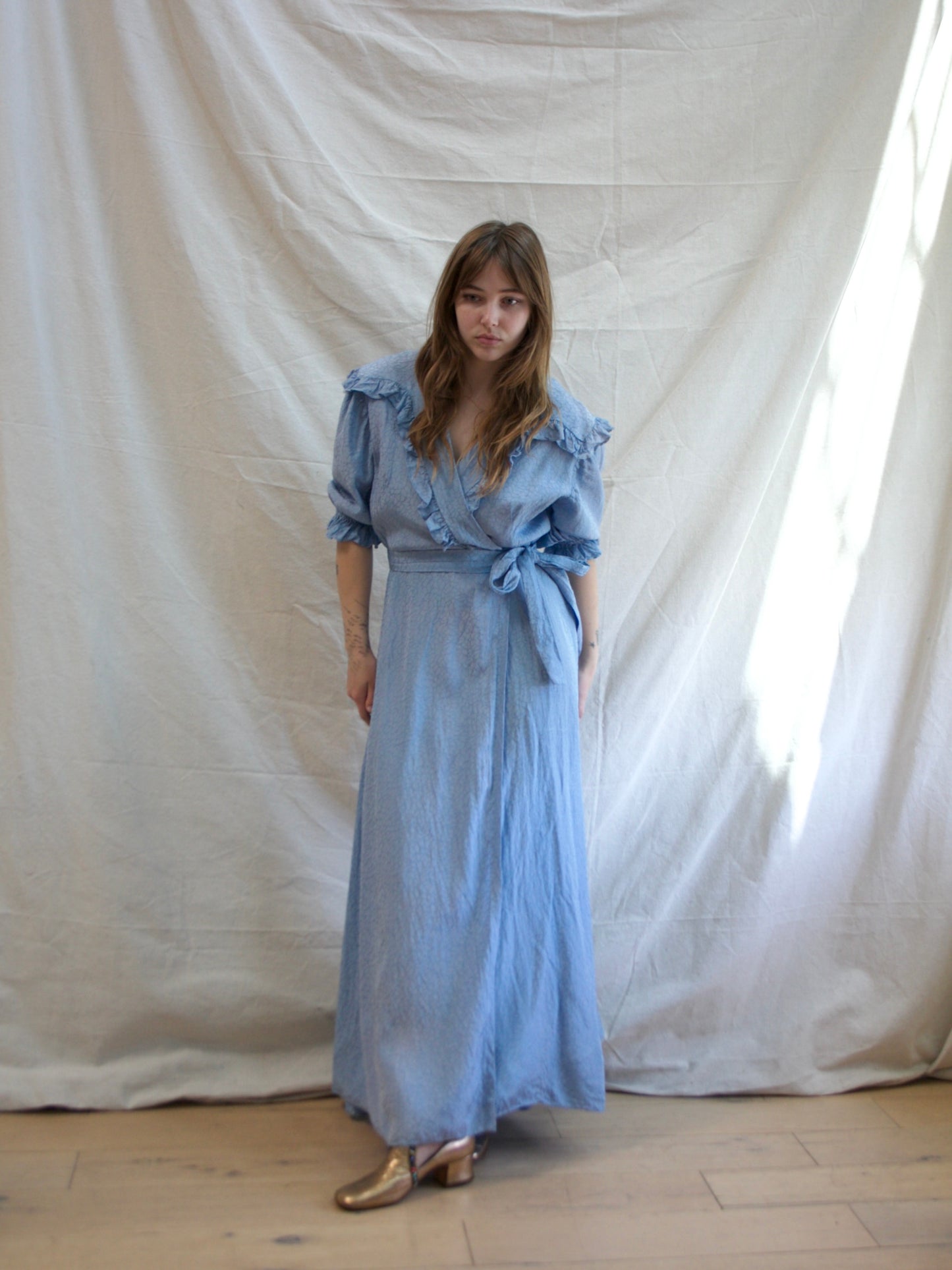 1940s Baby Blue Rayon Ruffle Trim Puff Sleeve Wrap Dressing Gown