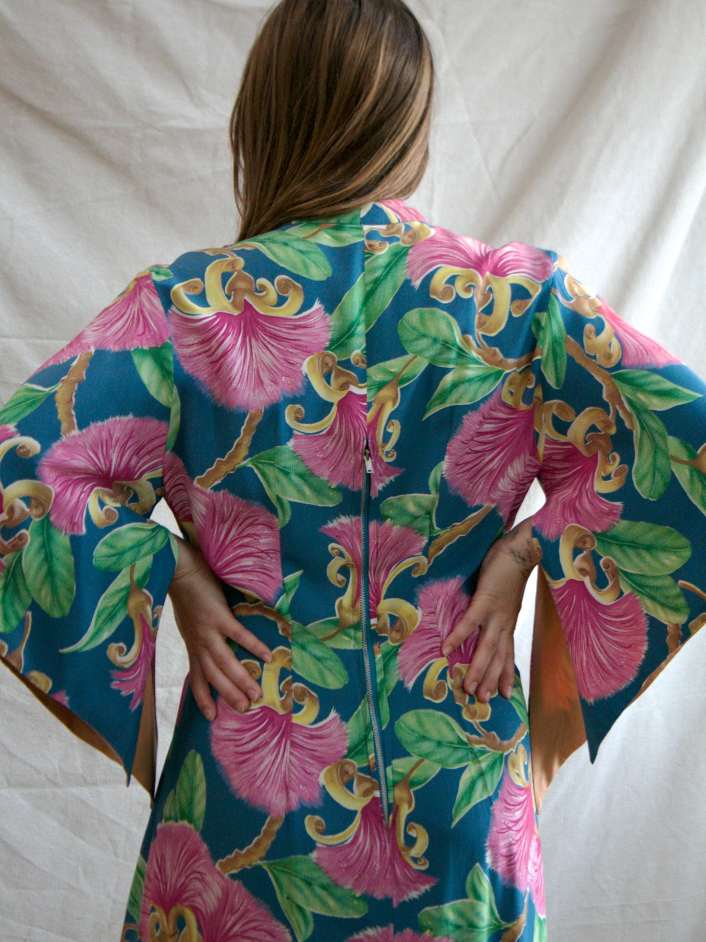1940s Hawaiian Waikiki Sports Cold Rayon Kimono Sleeve Pake Muu Dress