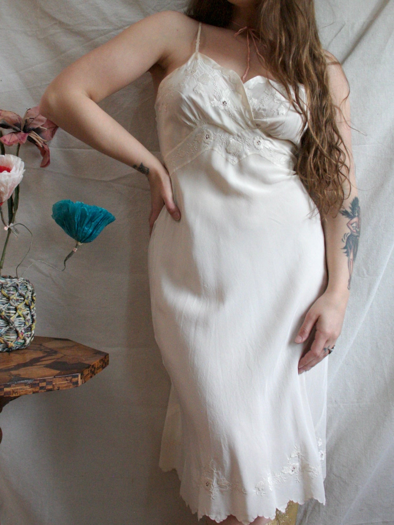 1930s Cream Petal Bust Appliqué Silk Bias Cut Short Slip