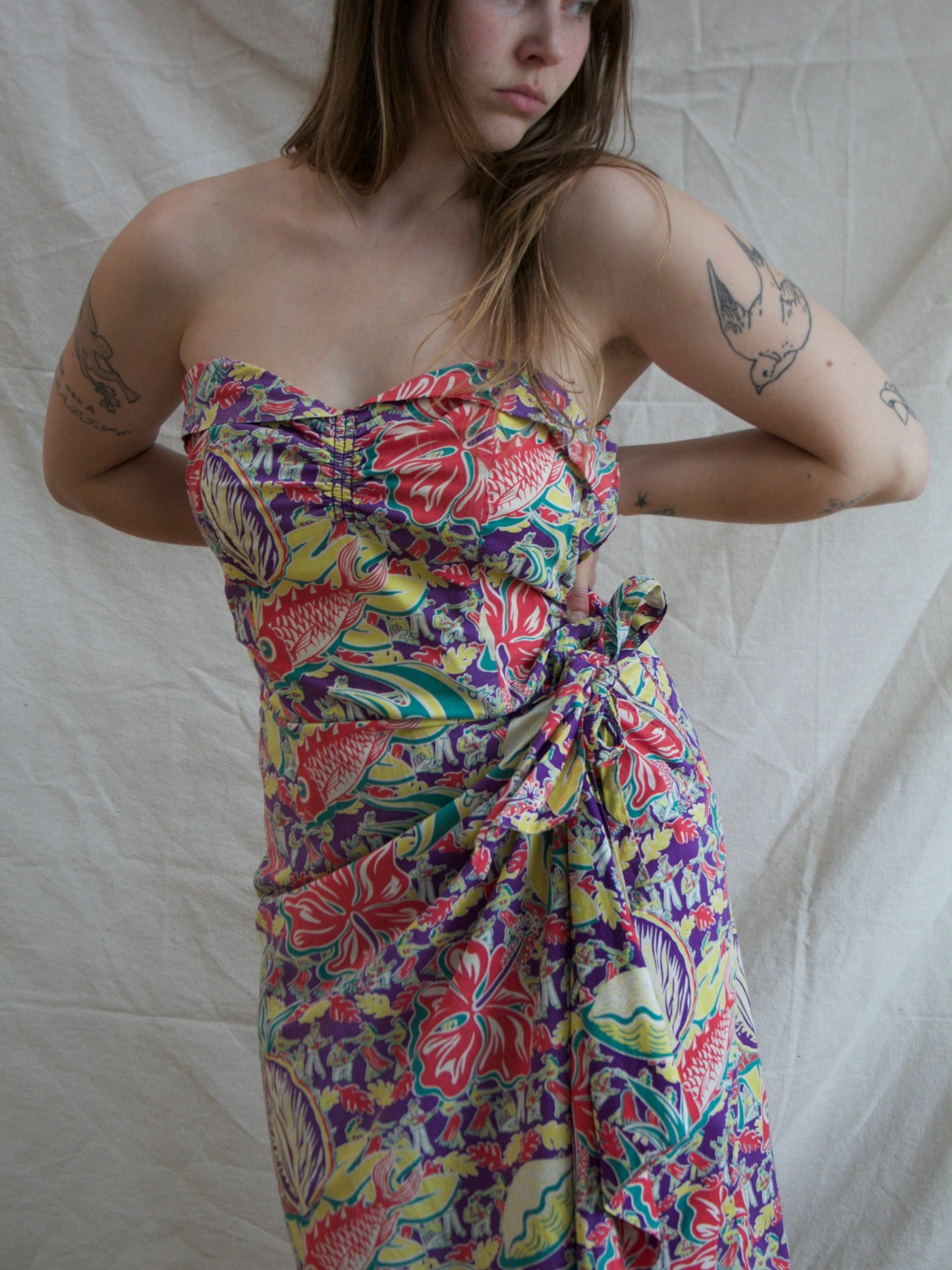 1950s Hawaiian 'Surfriders' Strapless Sarong Cotton Print Dress
