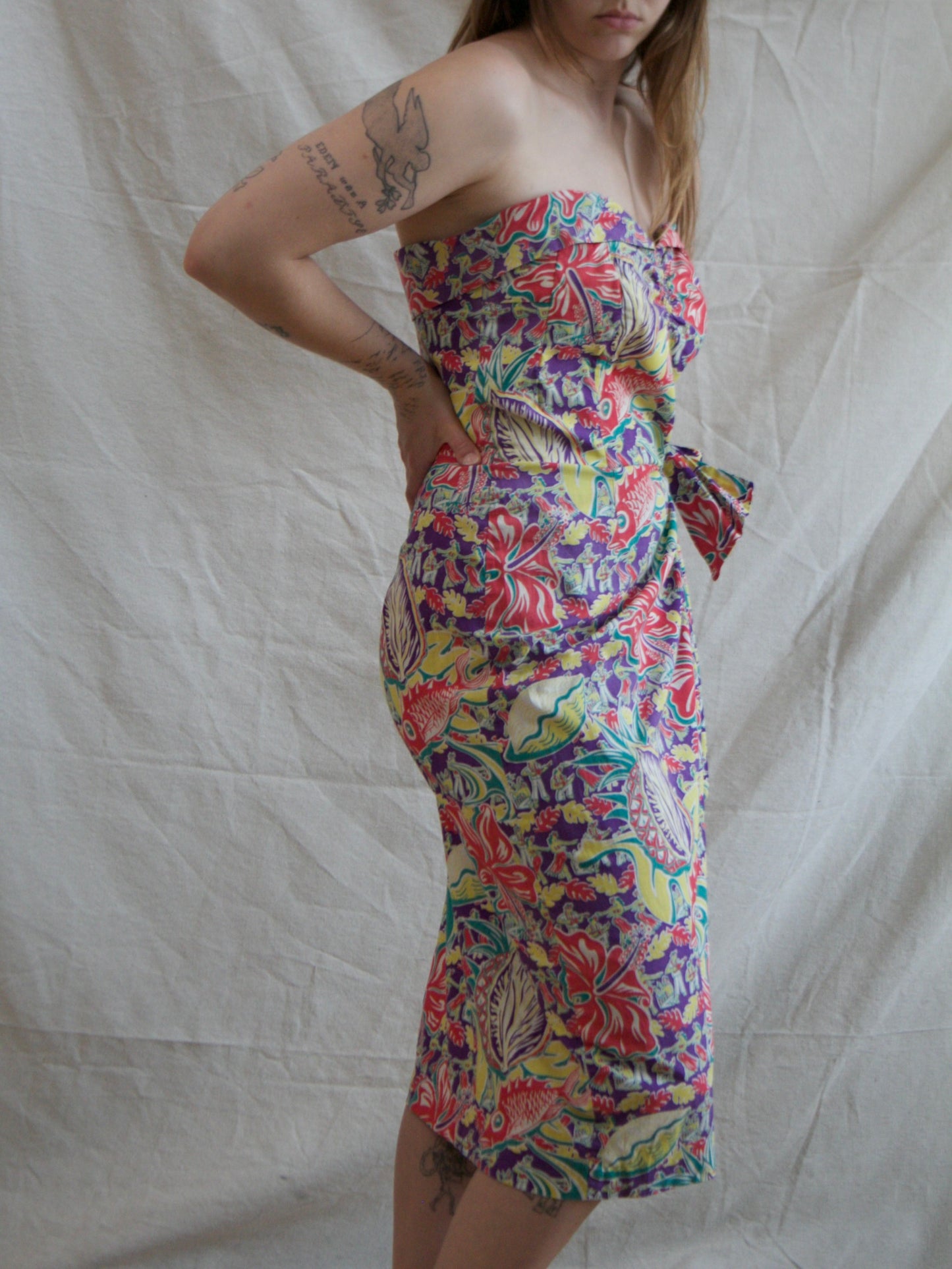 1950s Hawaiian 'Surfriders' Strapless Sarong Cotton Print Dress