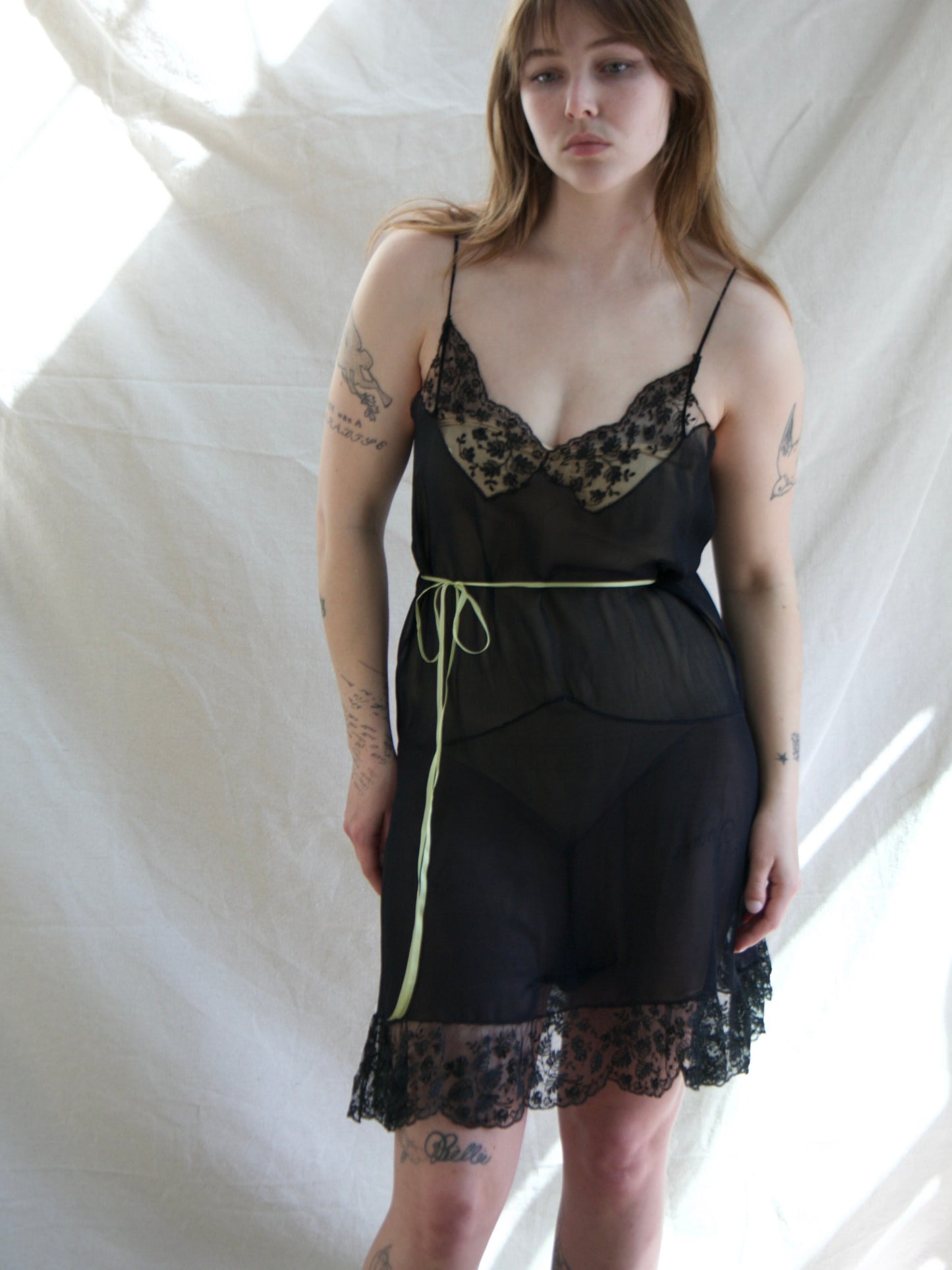 1920s Vampy Chiffon Lace Trim Set In