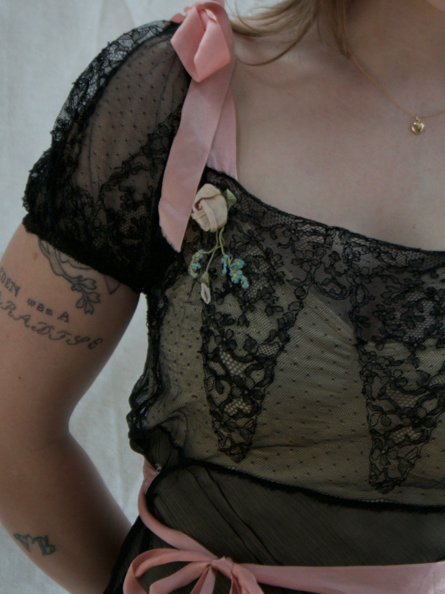 1930s Vampy Chiffon & Lace Bias Cut Gown W* Pink Silk Ribbon Trim