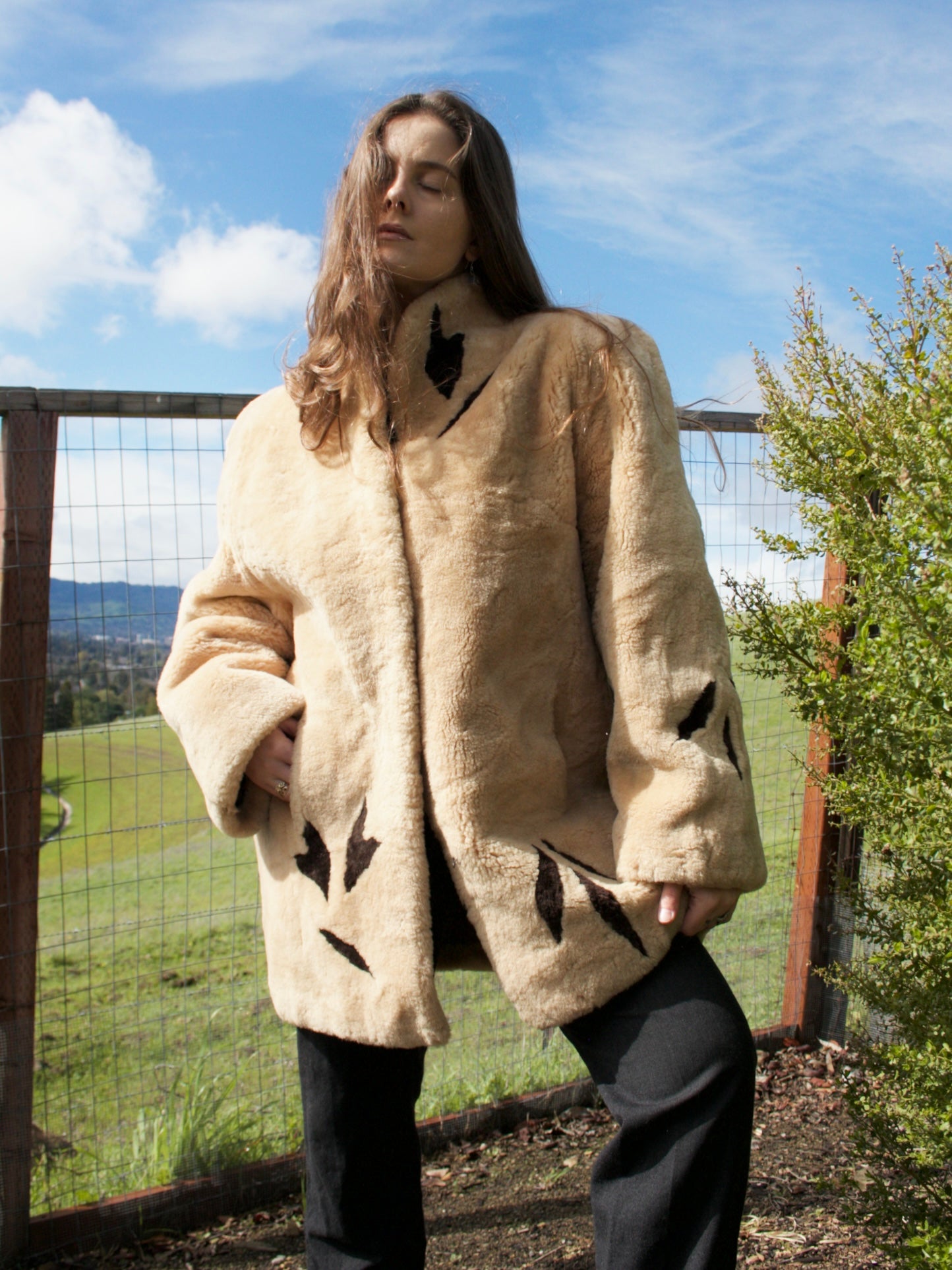 1940s Patterned Two Tone Sheepskin Strong Shoulder Bell Sleeve Coat