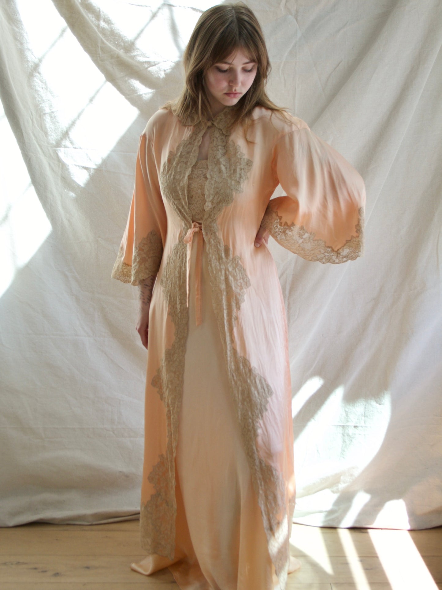 Special 1930s Blush Pink Trumpet Sleeve Inset Lace Negligee Duster