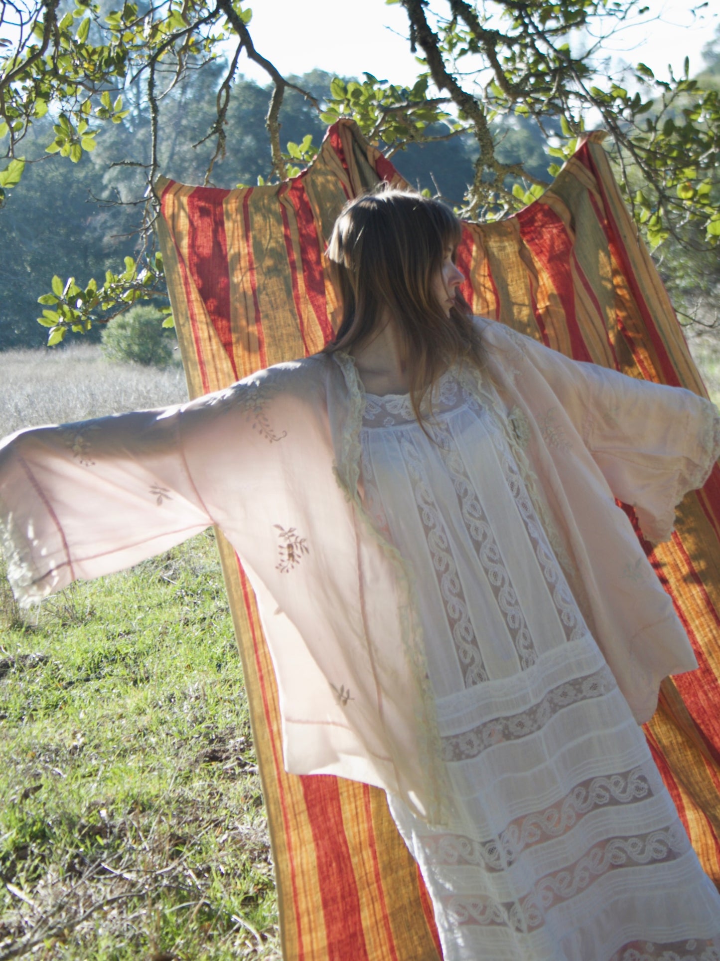 Antique 1920s Pale Pink Tissue Silk Embroidered Lace Trim Boudoir Robe