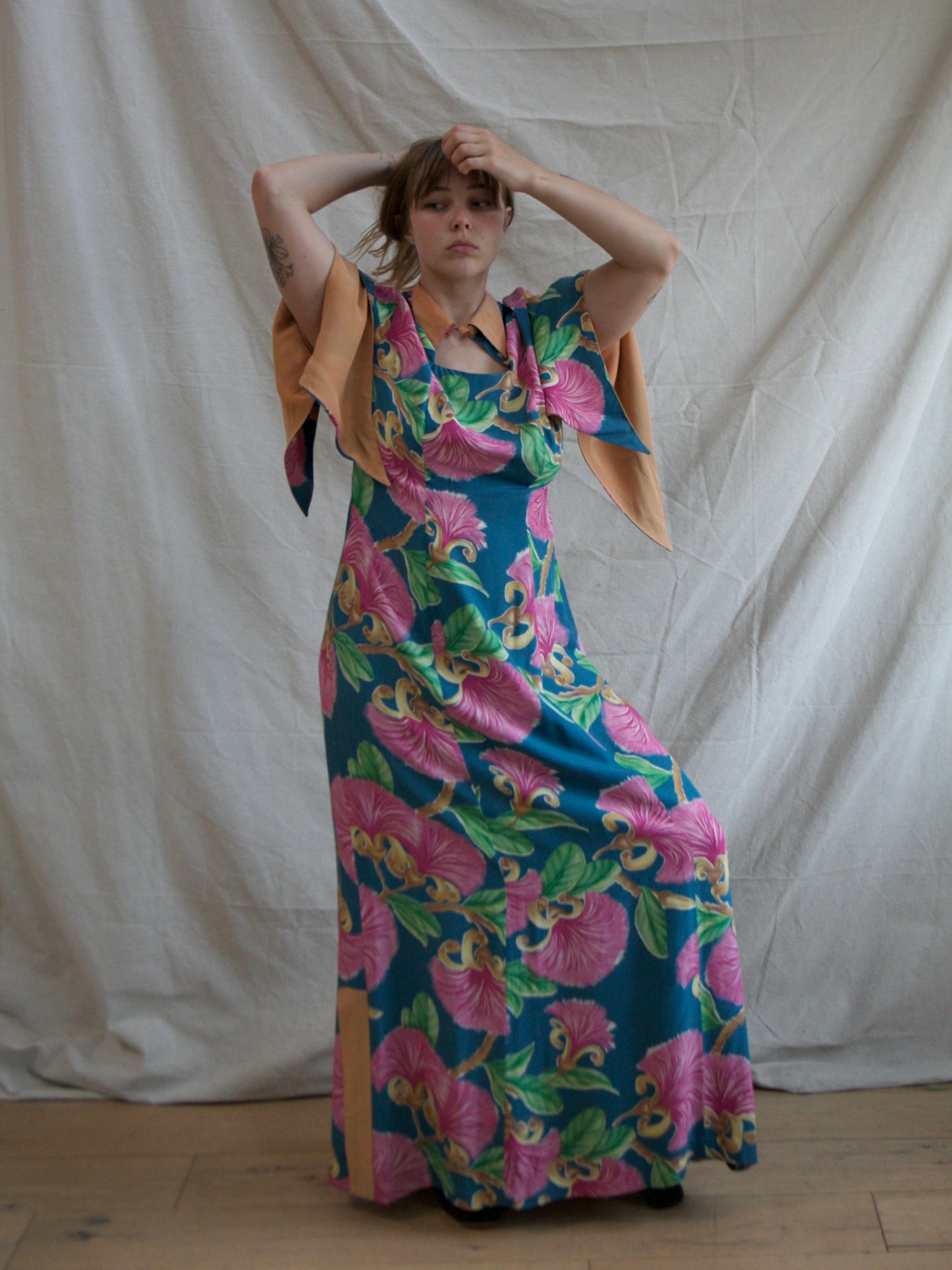 1940s Hawaiian Waikiki Sports Cold Rayon Kimono Sleeve Pake Muu Dress
