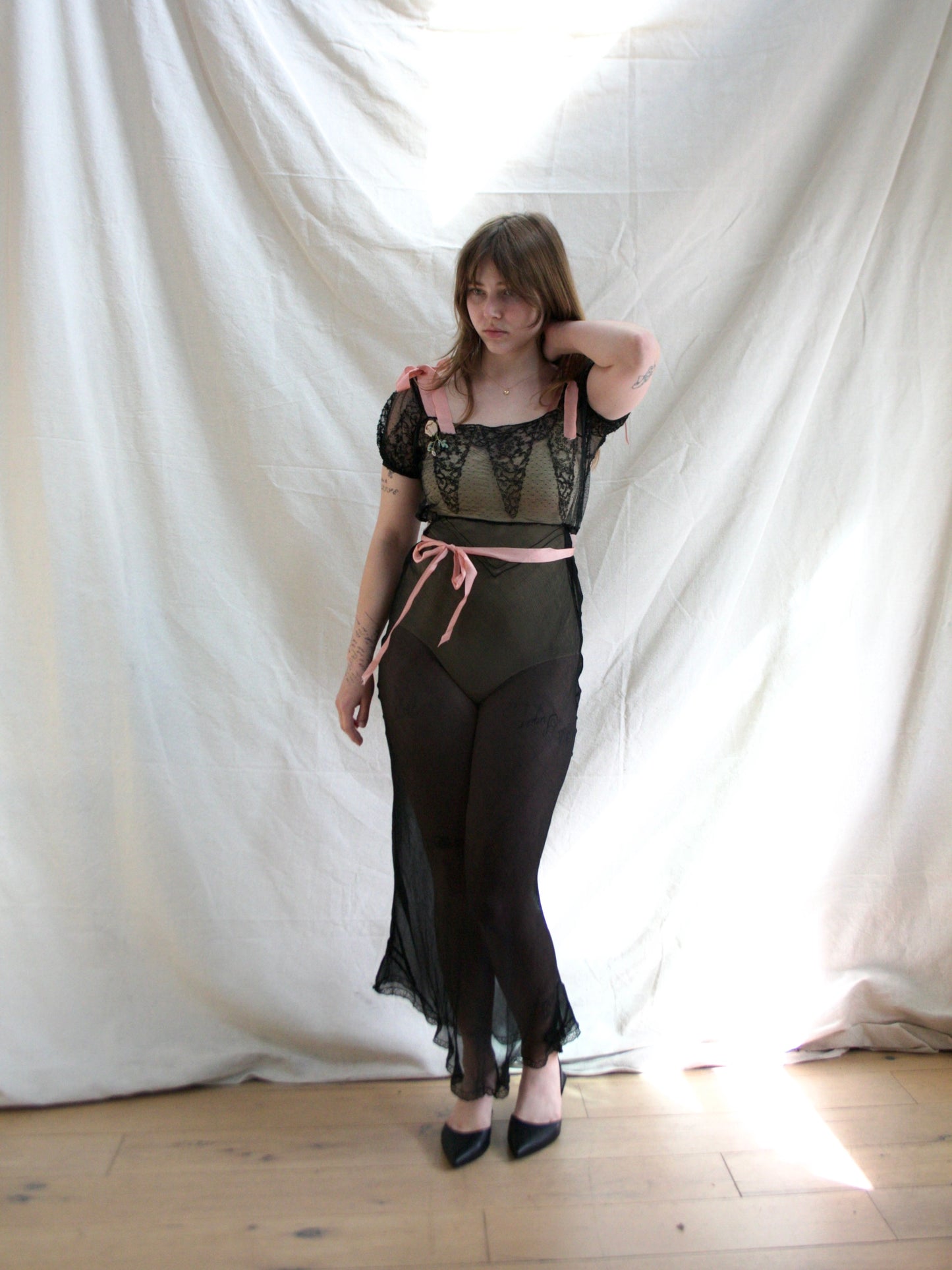 1930s Vampy Chiffon & Lace Bias Cut Gown W* Pink Silk Ribbon Trim