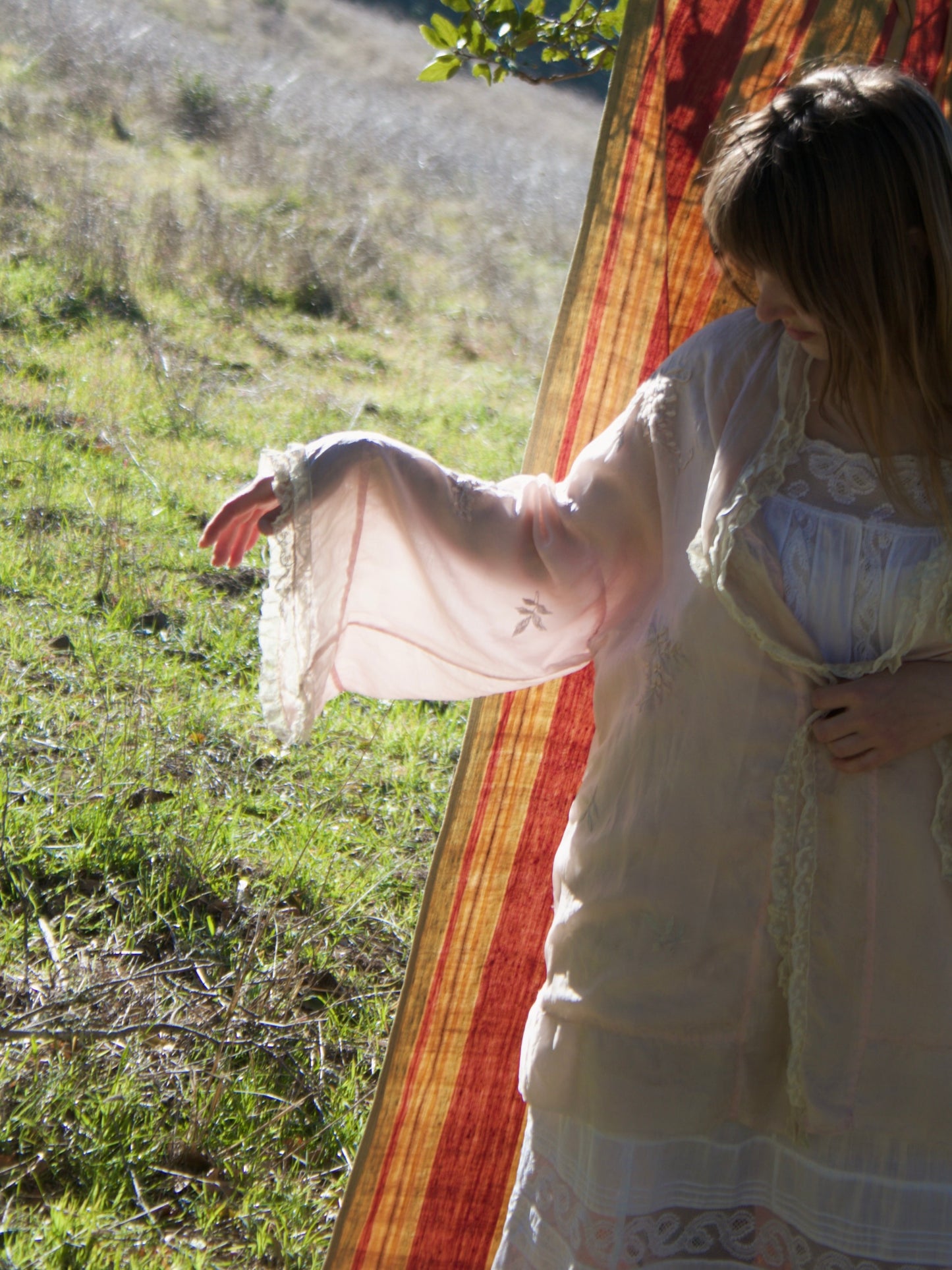 Antique 1920s Pale Pink Tissue Silk Embroidered Lace Trim Boudoir Robe