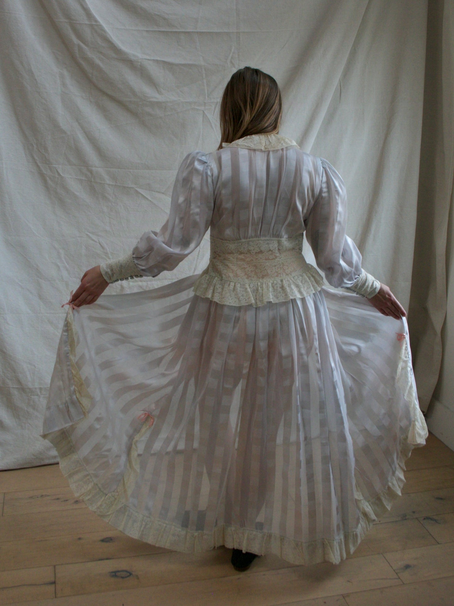 1940s Striped Sheer Bow/Lace Trim Peplum Peignoir