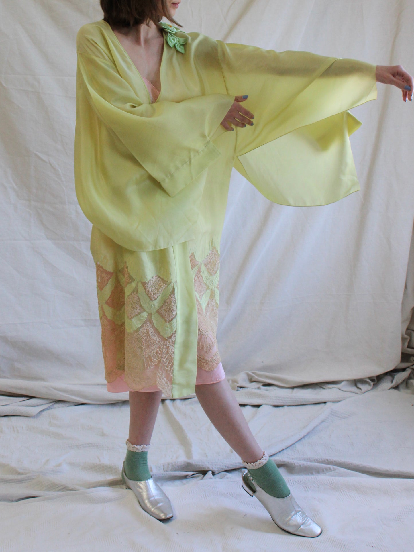 Antique 1920s Vibrant Chartreuse Silk Ribbon-work Kimono Sleeve Boudoir Robe