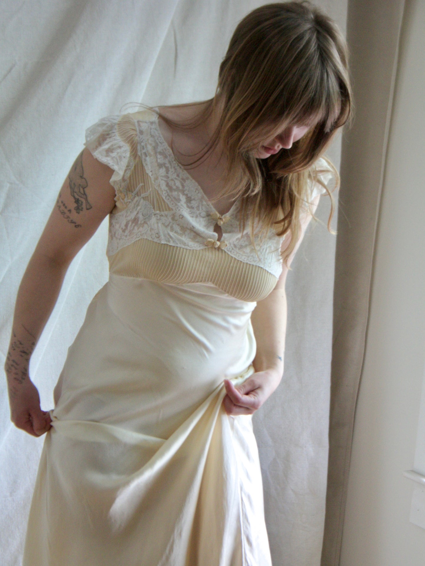 1930s Cap Sleeve Buttercream Silk  Pintuck Chiffon Bias Cut Gown