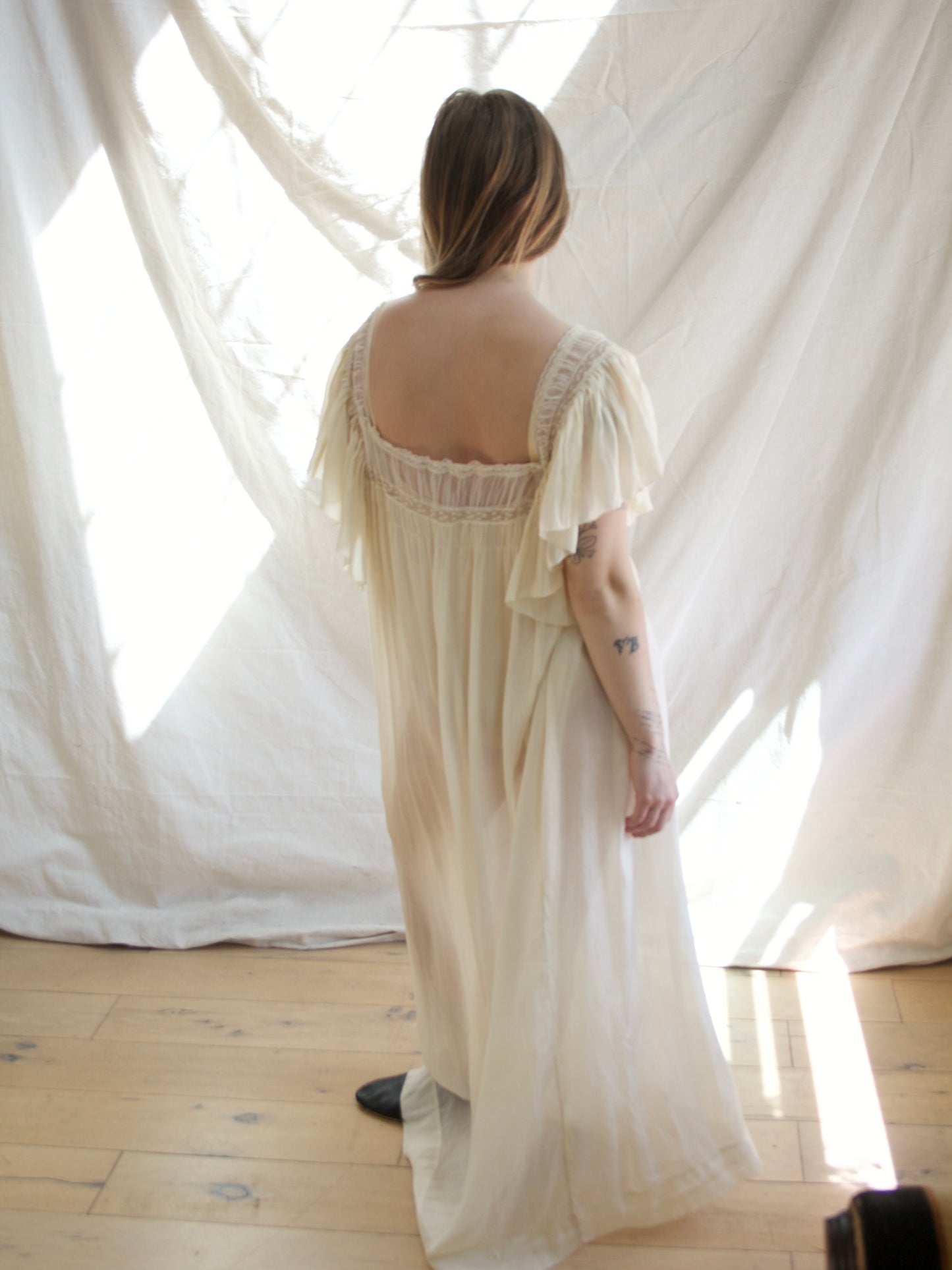 Antique 1920s Chiffon & Lace Flutter Sleeve Appliqué Ribbon-work Chemise Gown